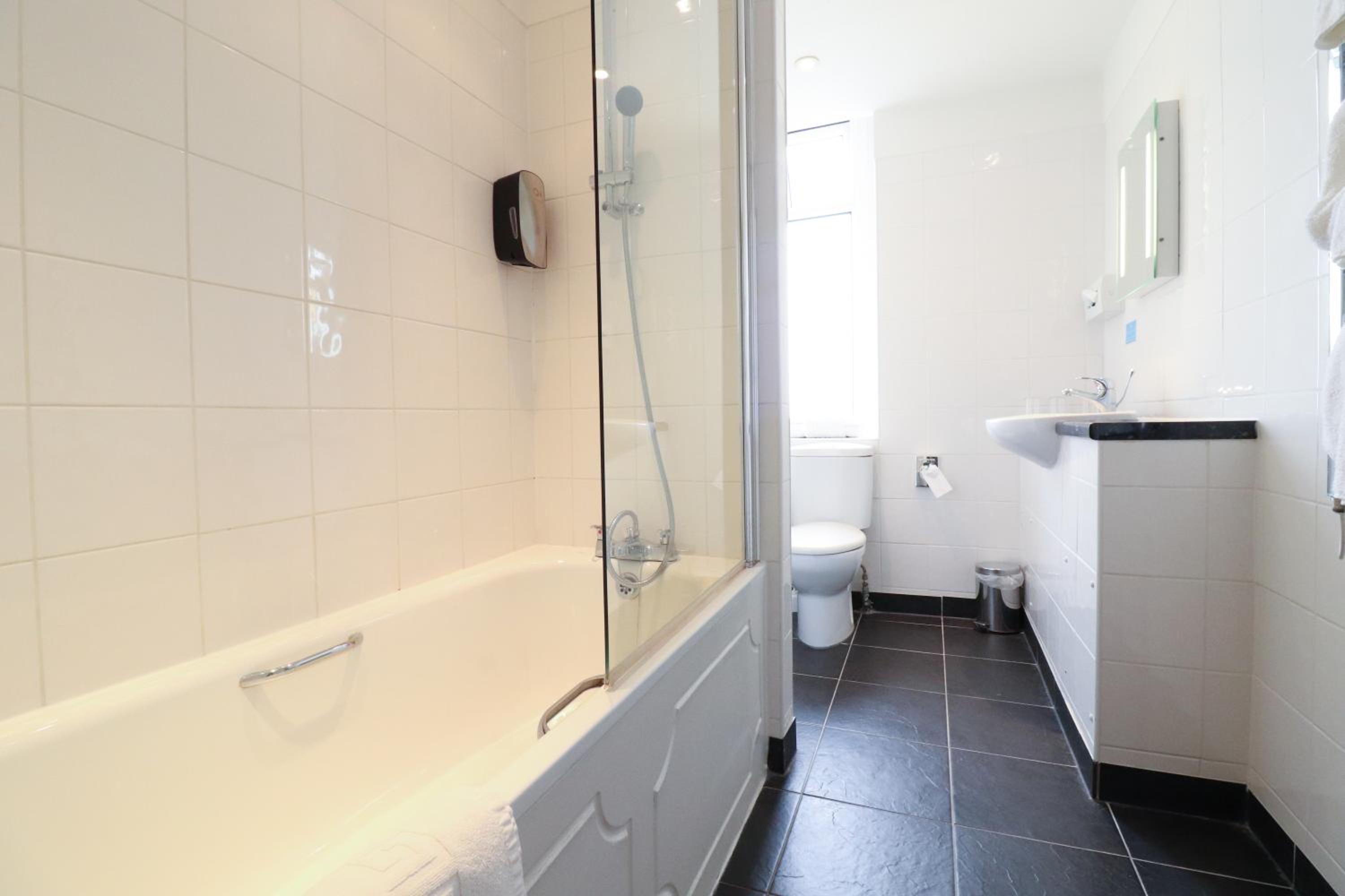 Double or Twin Room - Dog Friendly - Photo 5