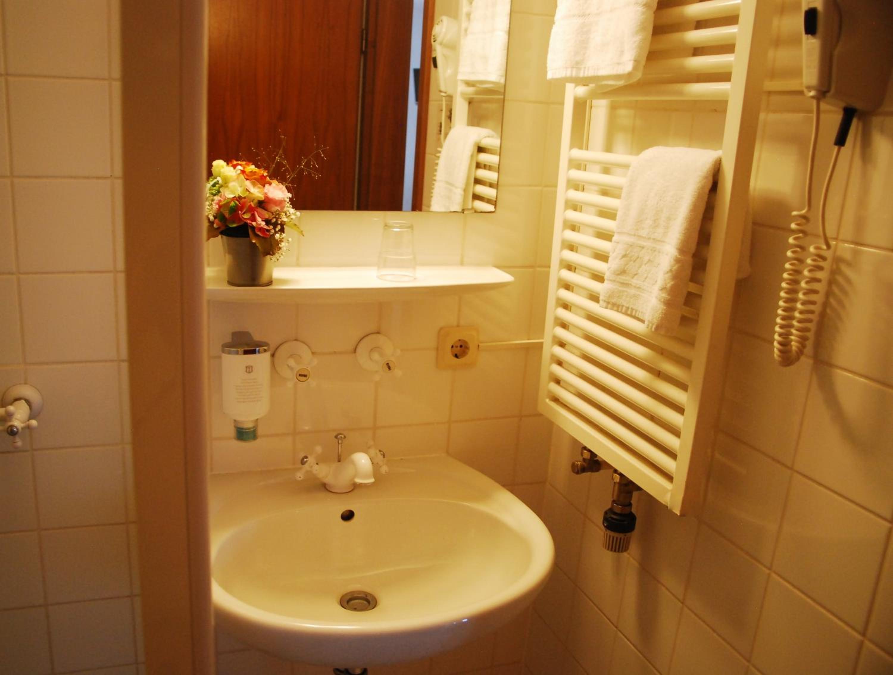 Double Room - Photo 2