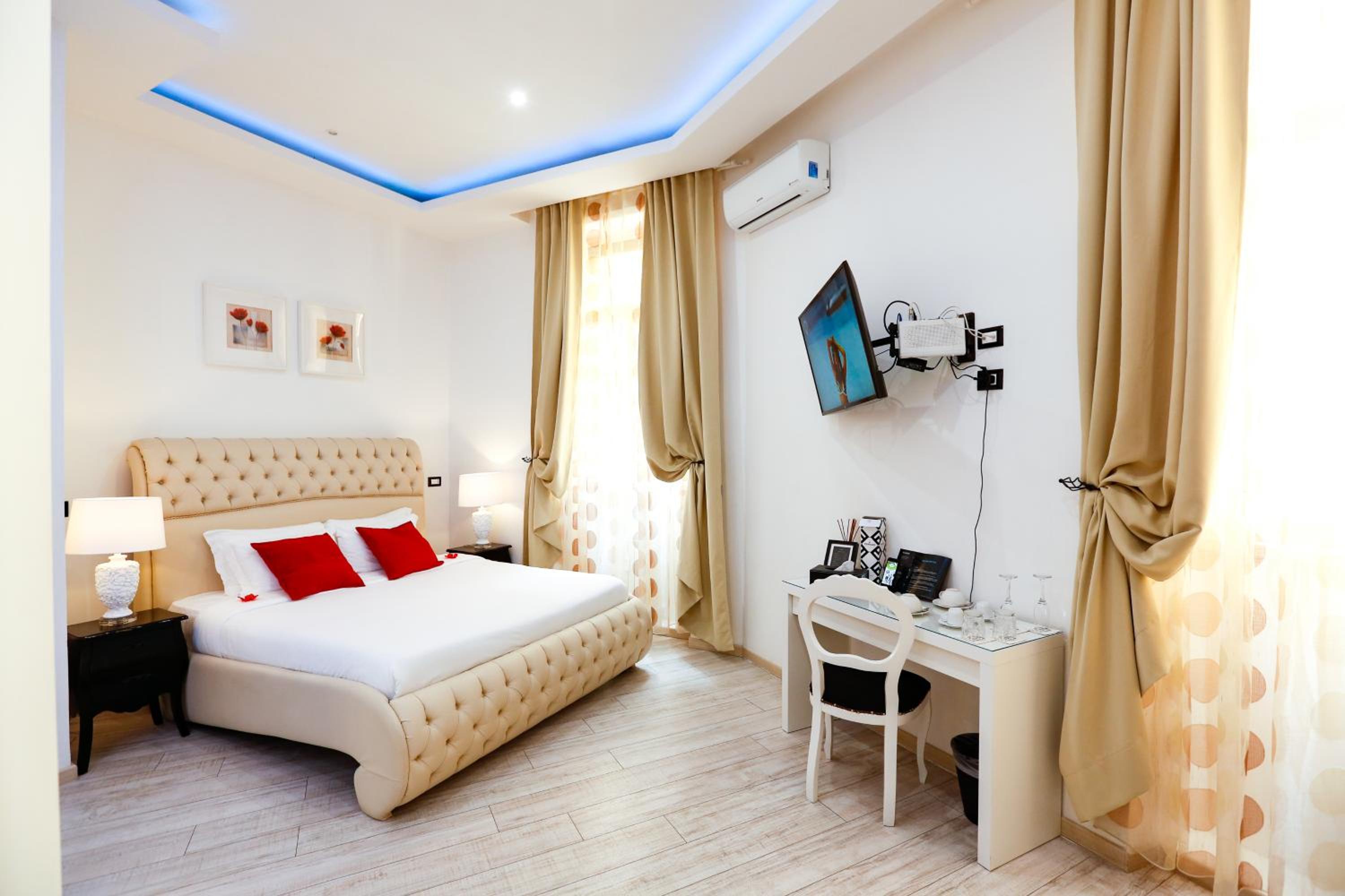 Deluxe Suite photo 1