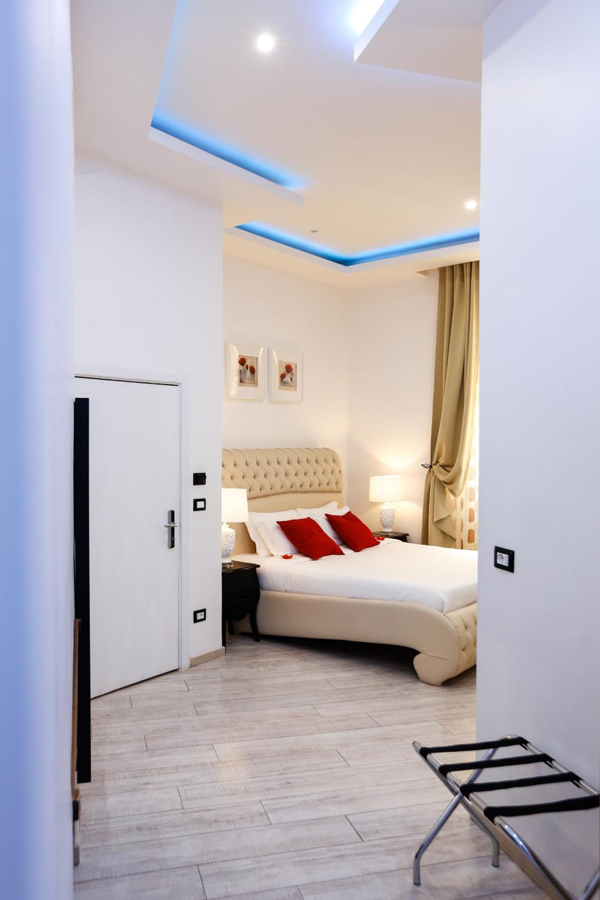 Deluxe Suite photo 3