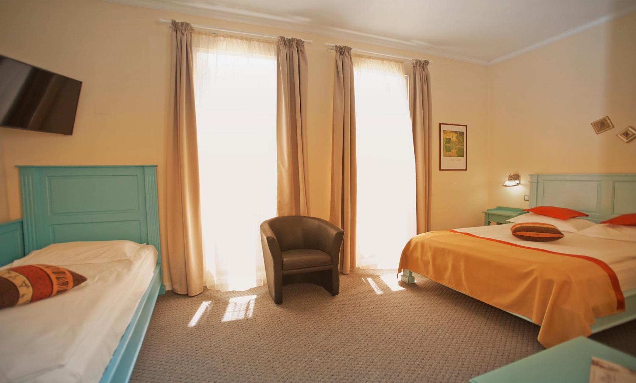 Superior Twin Room - Photo 4