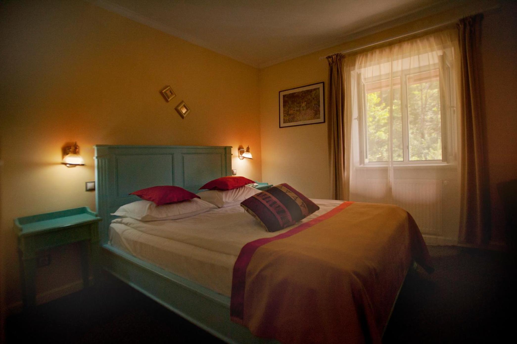 Standard Double Room - Photo 2