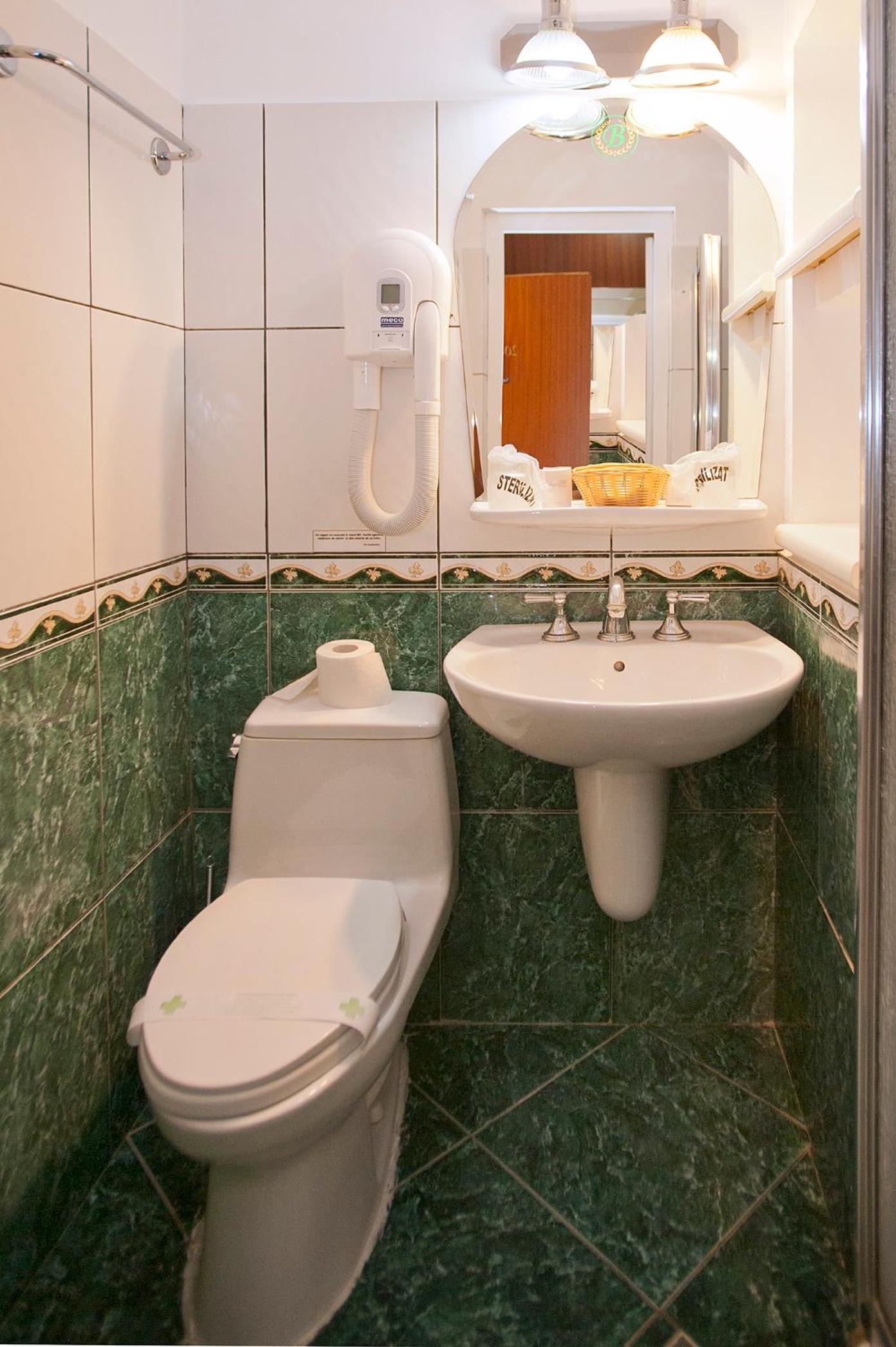 Standard Double Room - Photo 4