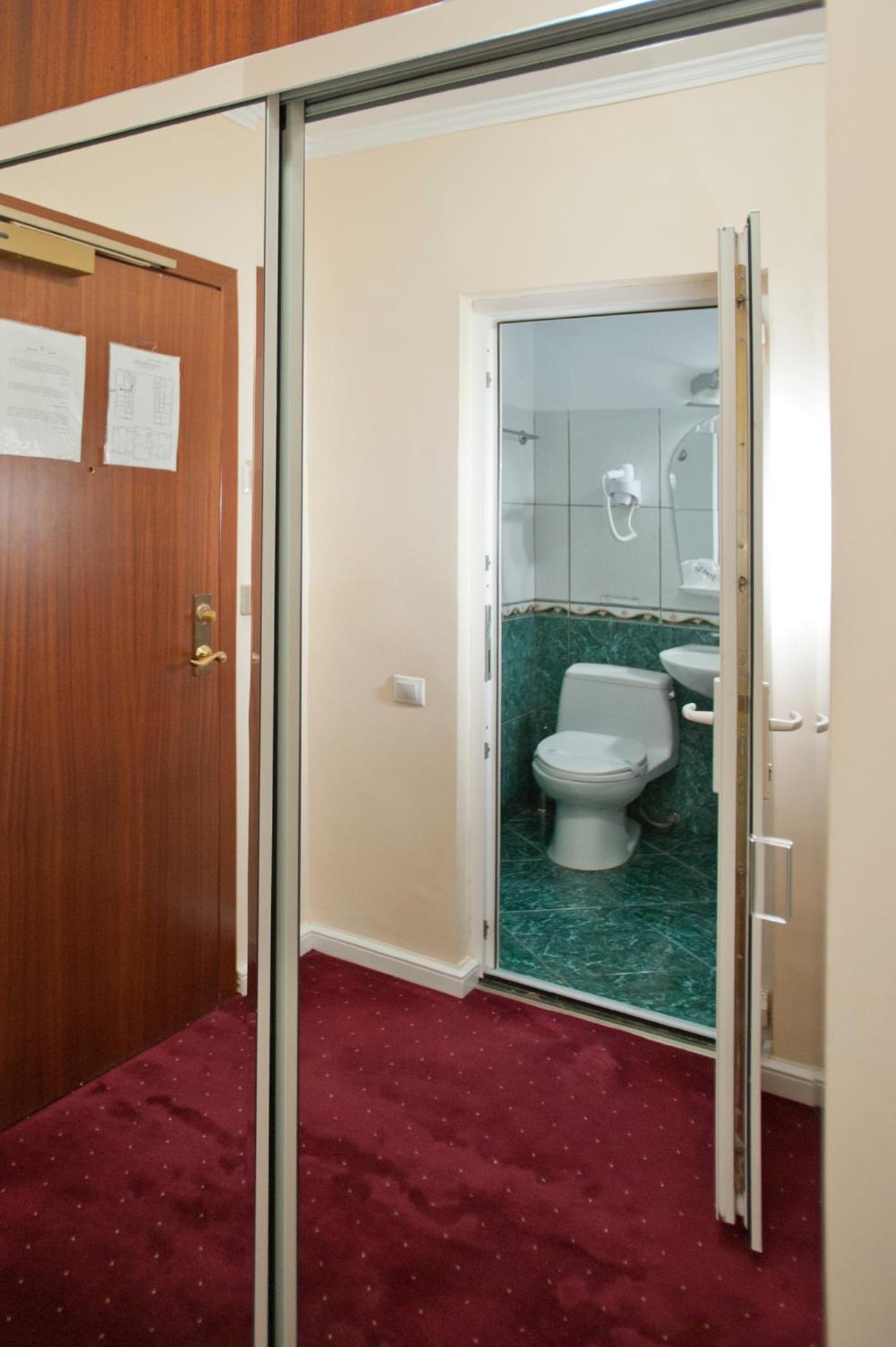 Standard Double Room - Photo 7