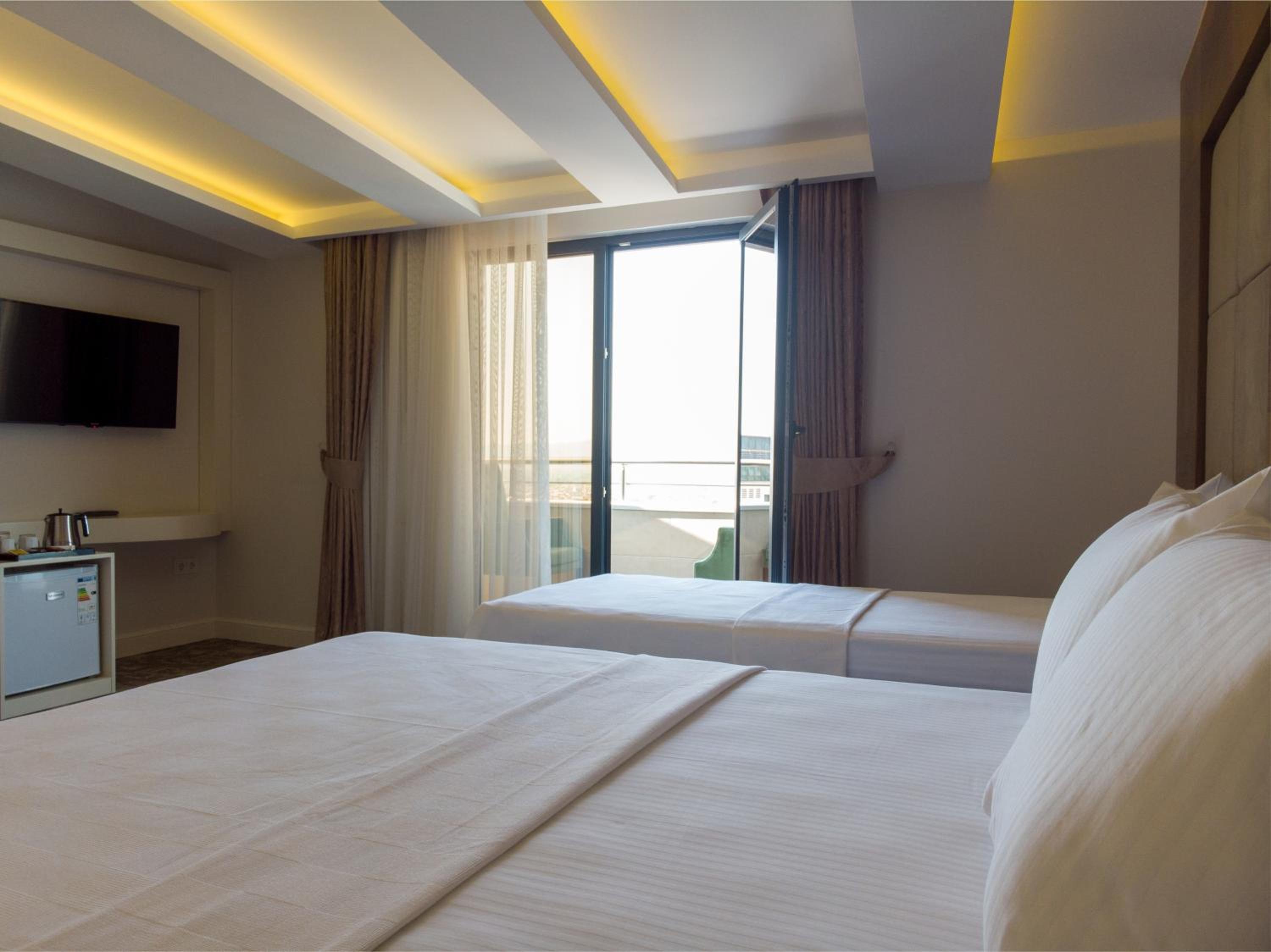 Deluxe Triple Room