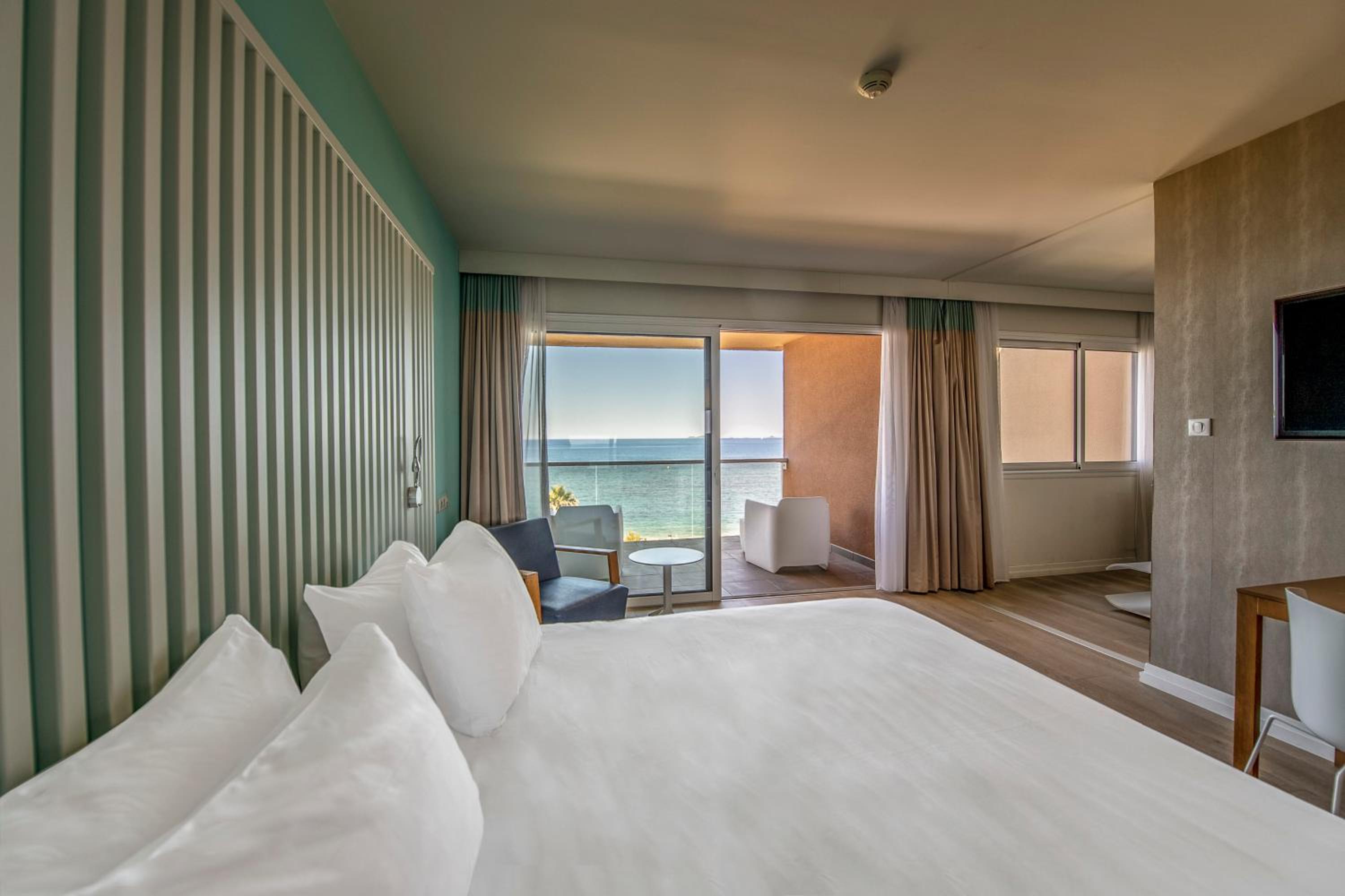Suite Junior avec Balcon - Vue sur Mer Suite Junior avec Balcon - Vue sur Mer