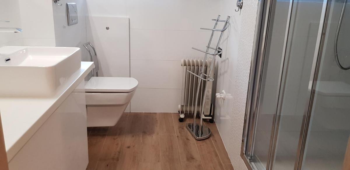 Executive Suite - Photo 16