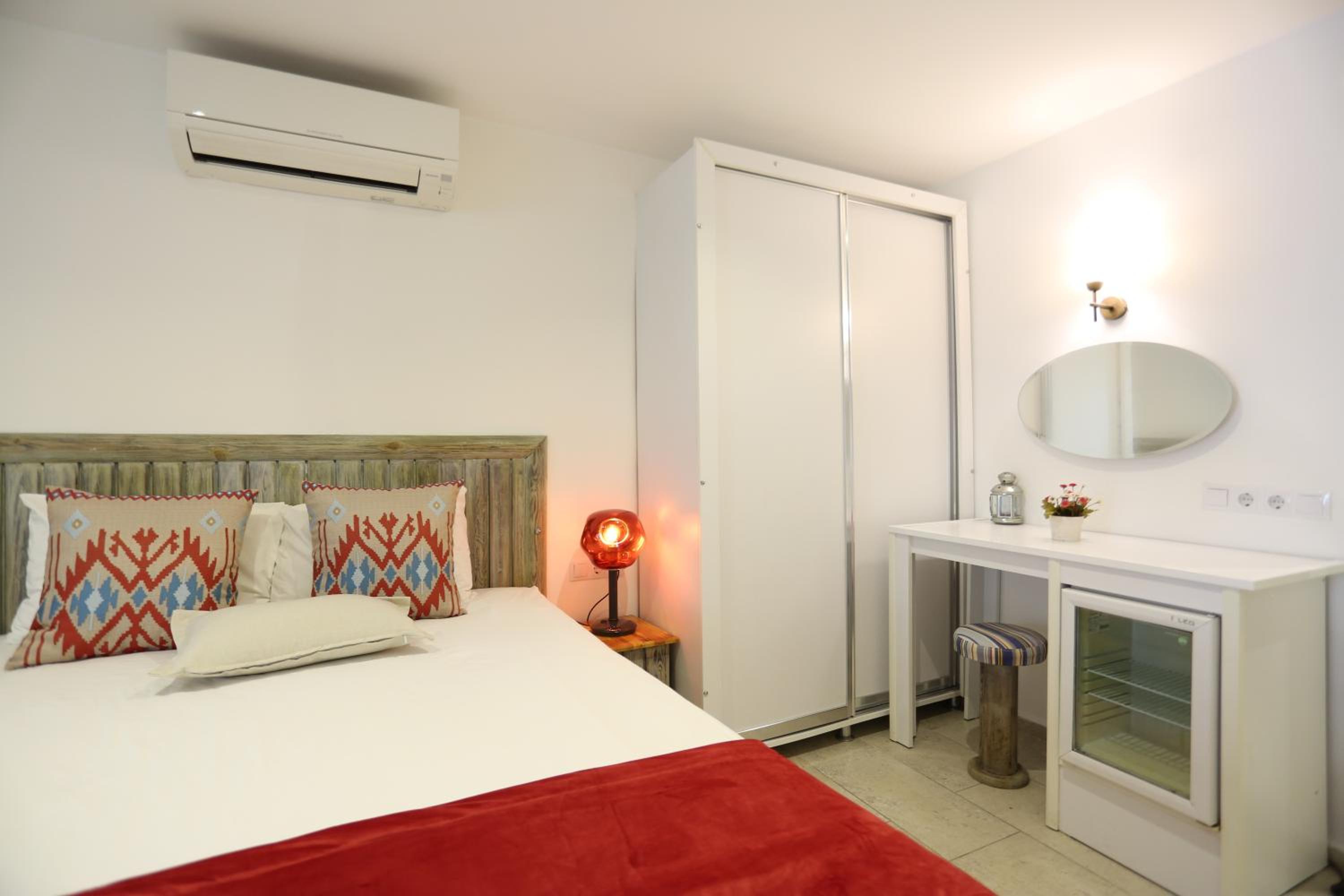 Budget Double Room photo 2