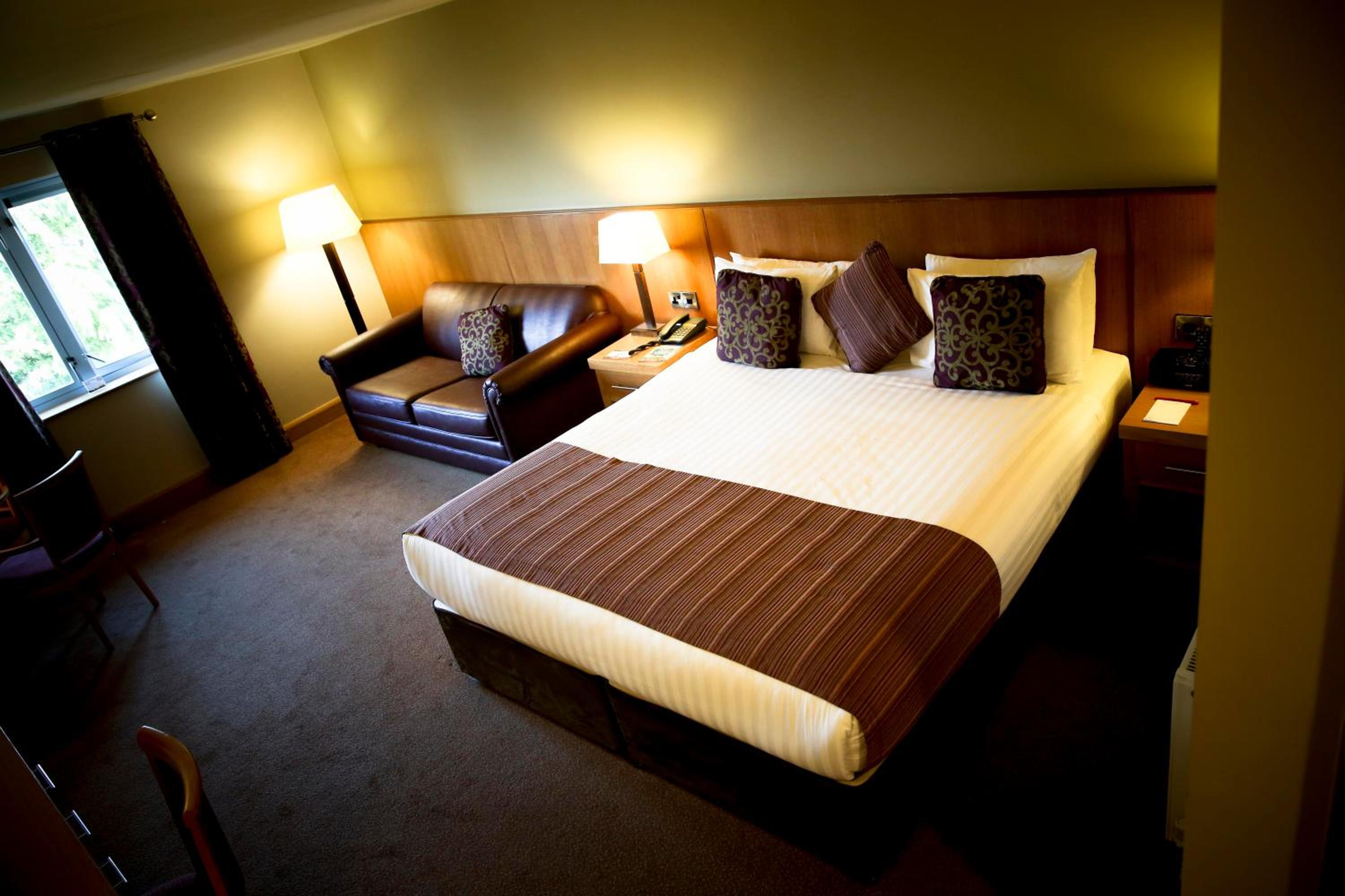 Executive Suite - Photo 10