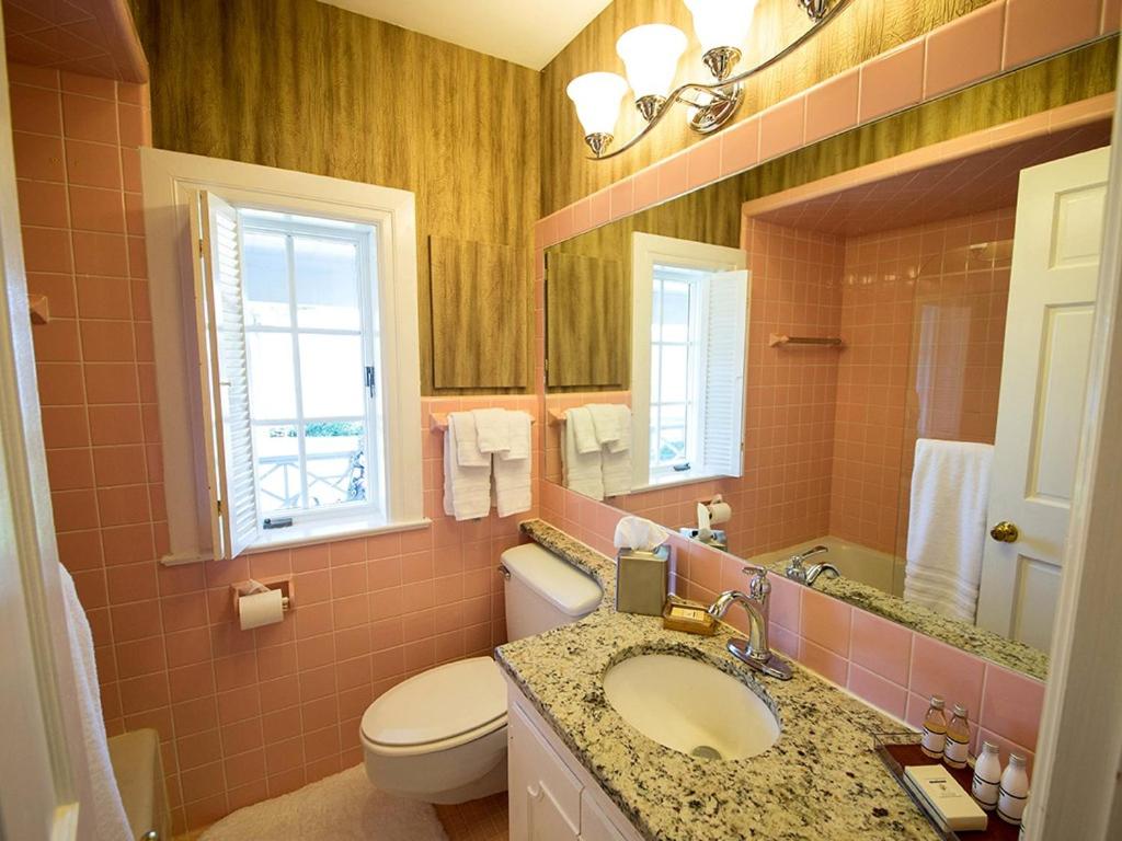 Deluxe King Room photo 3