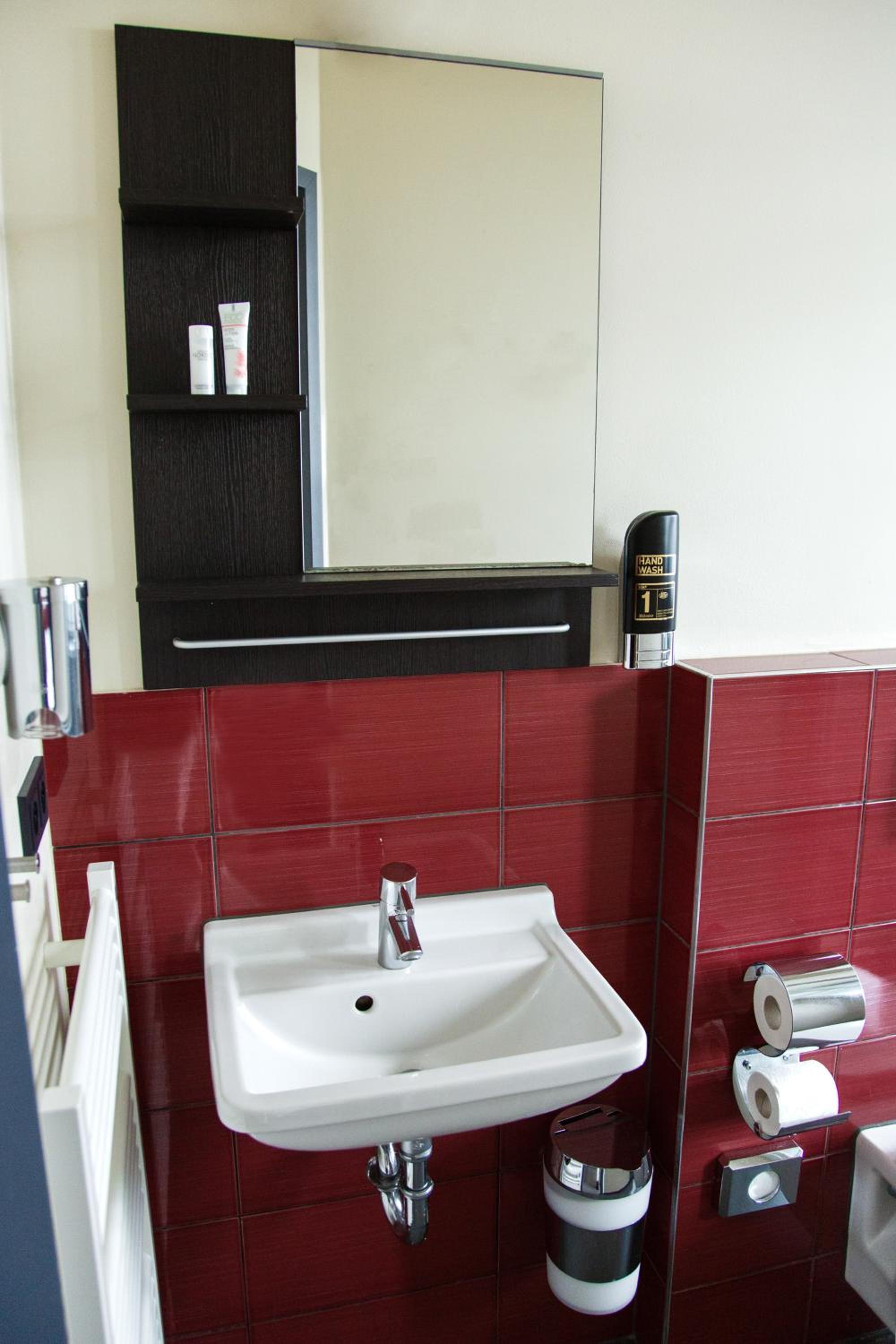 Medium Studio with Kitchenette without Air-Conditioner - Photo 13