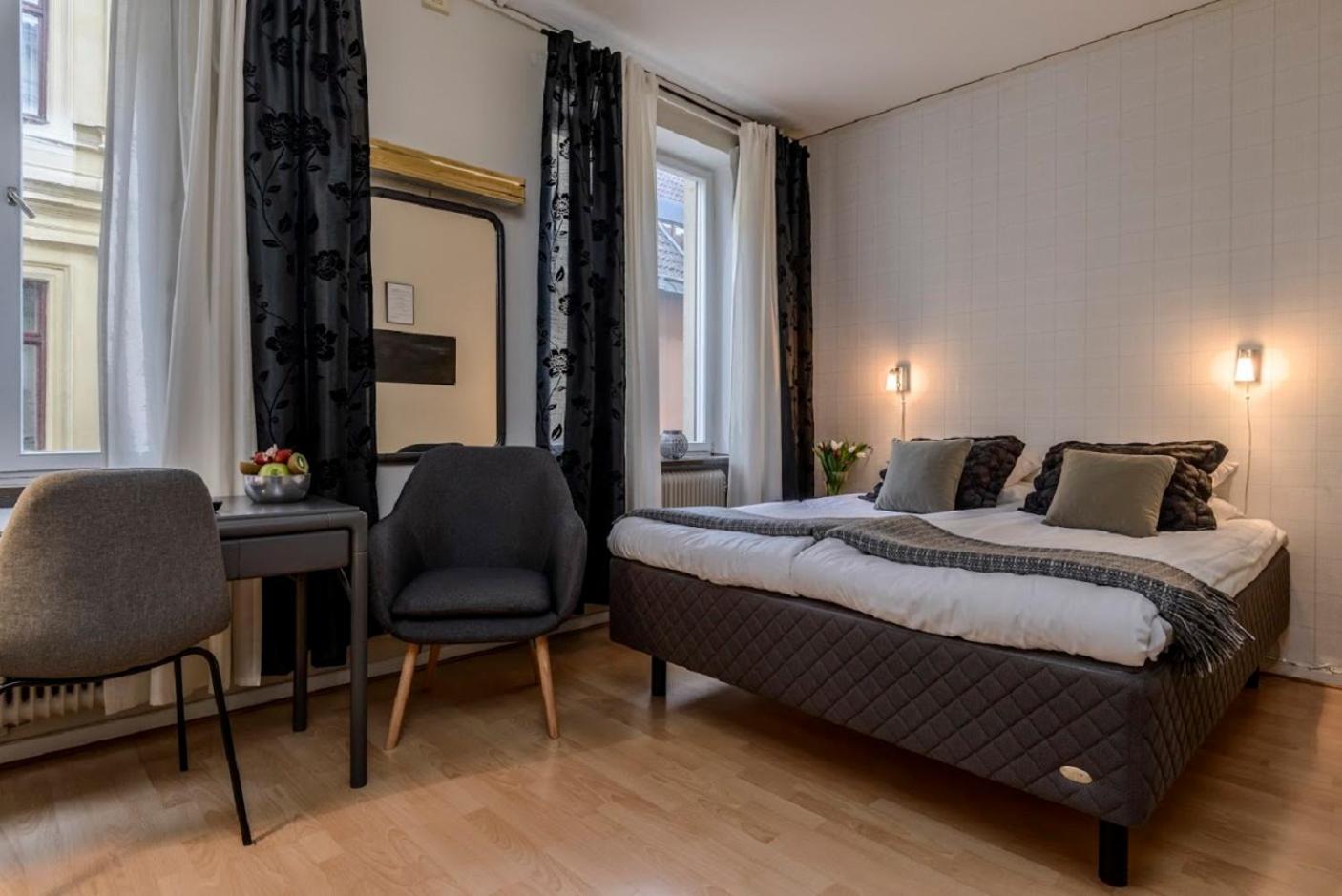 Small Double Room photo 1