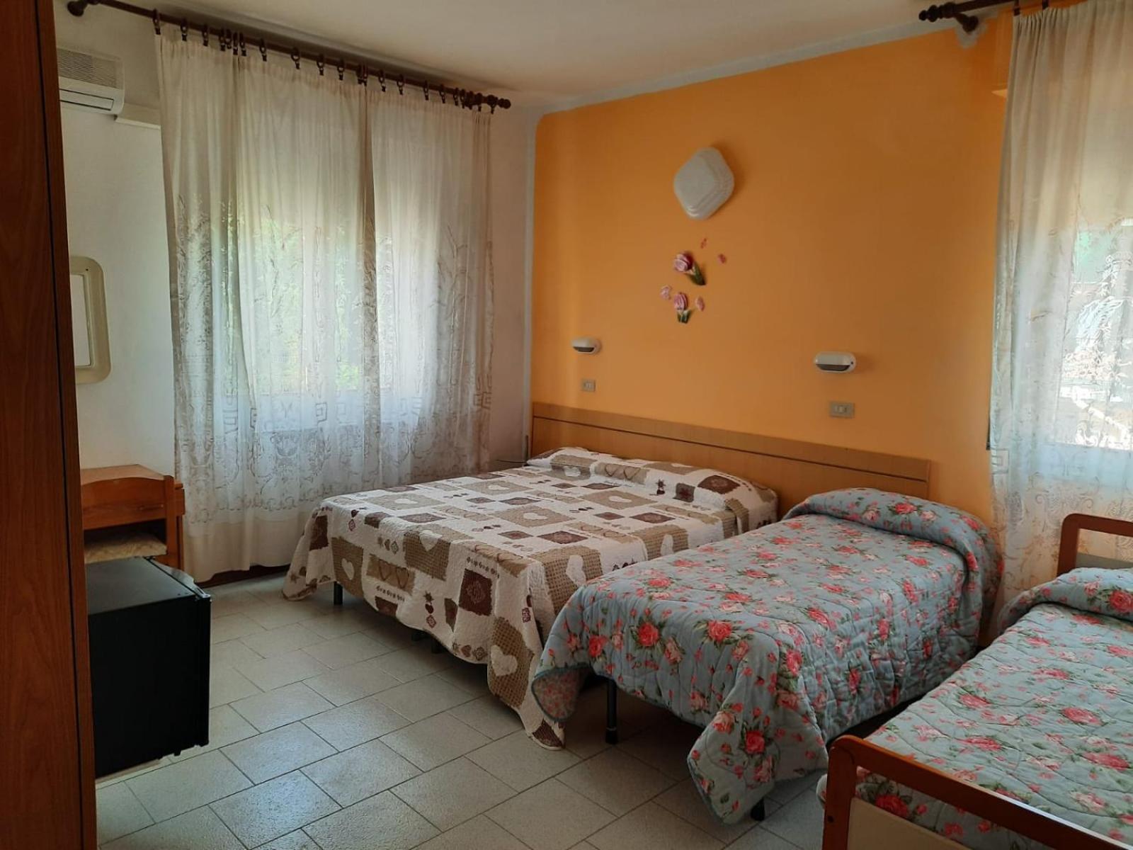 Standard Triple Room photo 2