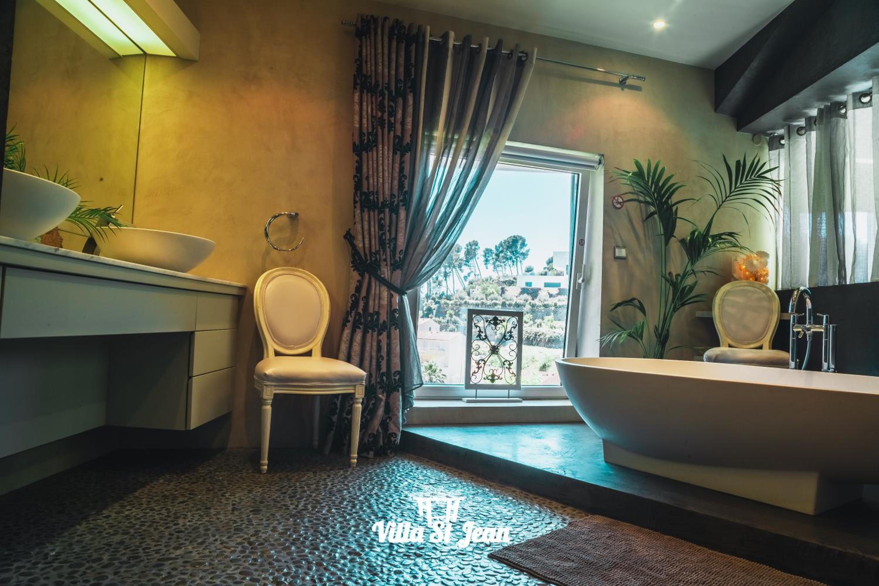 Suite with Garden View photo 2