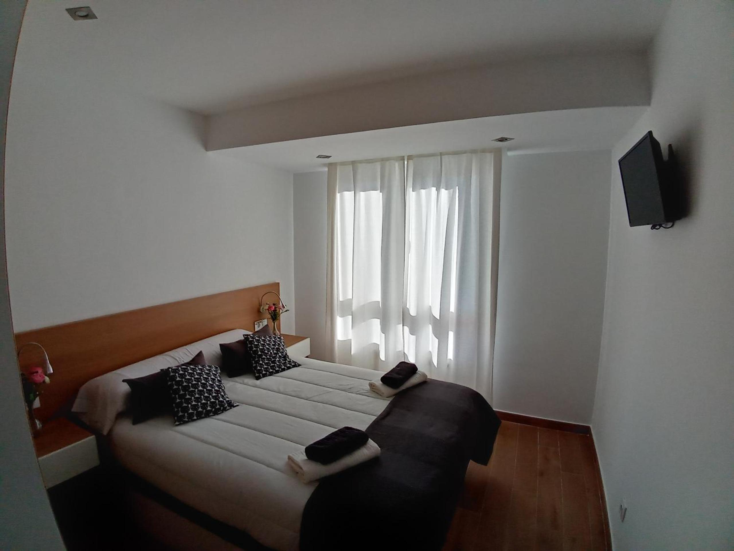 One-Bedroom Apartment - Photo 5