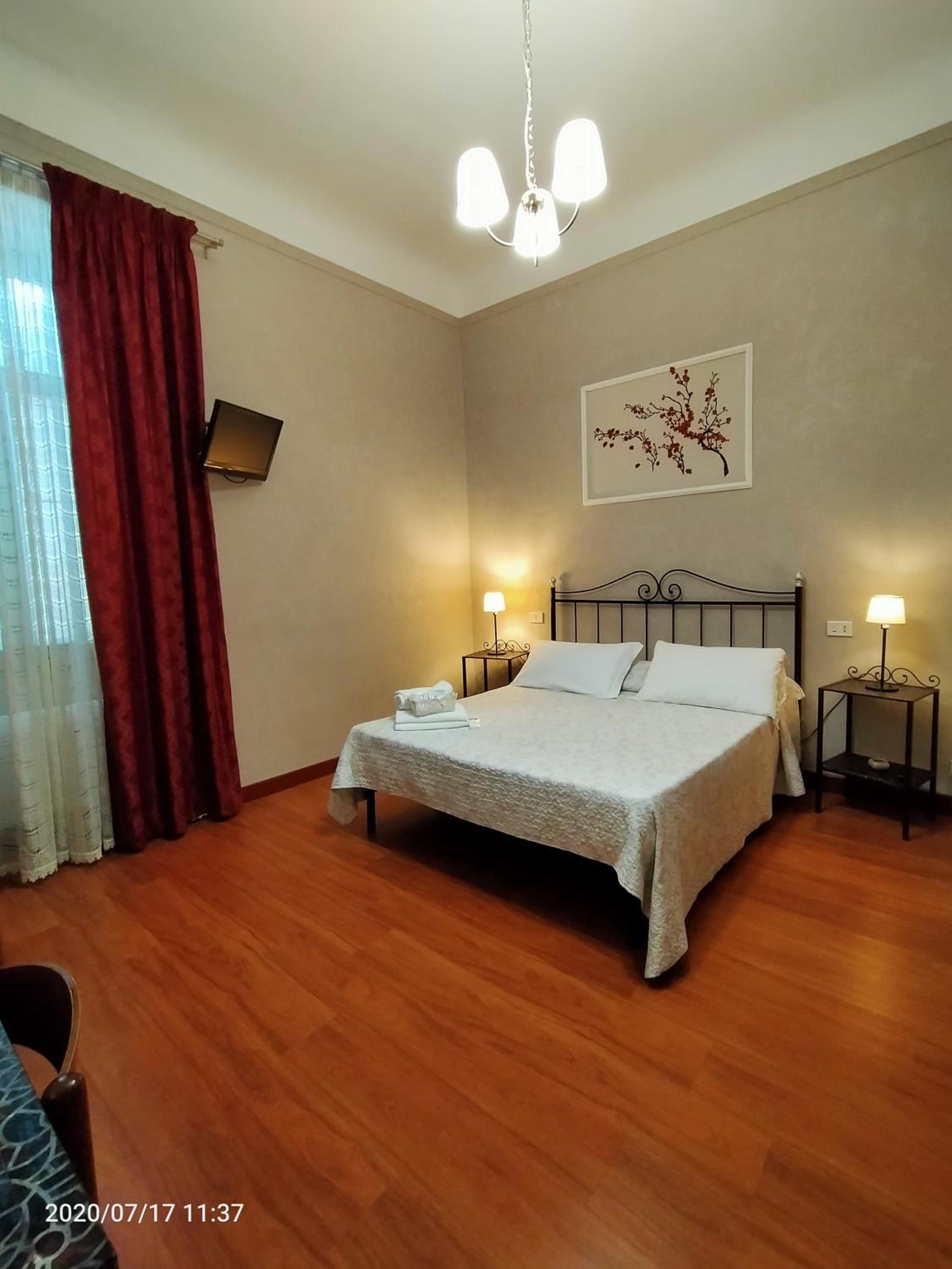 Double Room with Private Bathroom photo 2