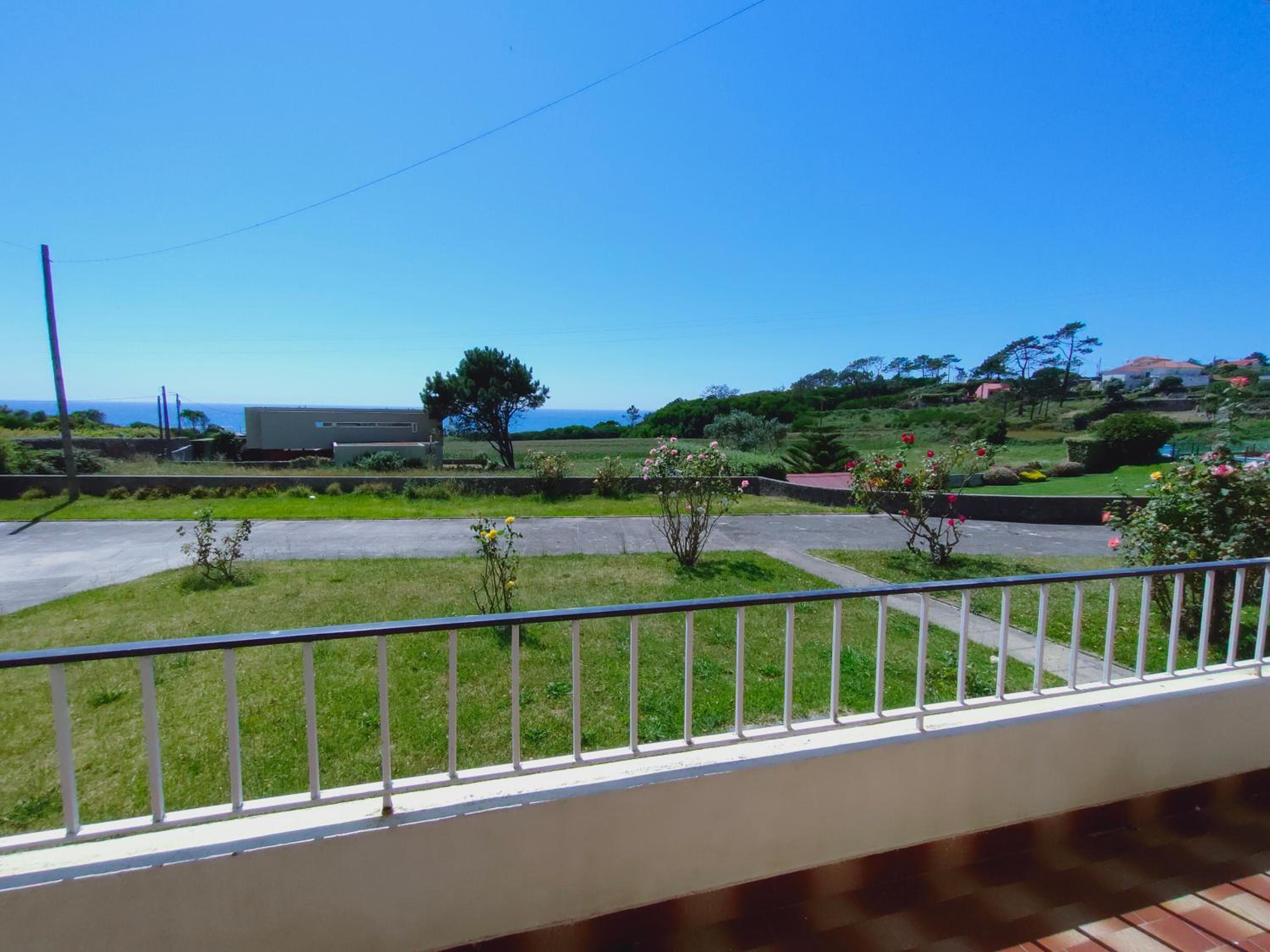 Three-Bedroom Apartment with Balcony - Photo 22