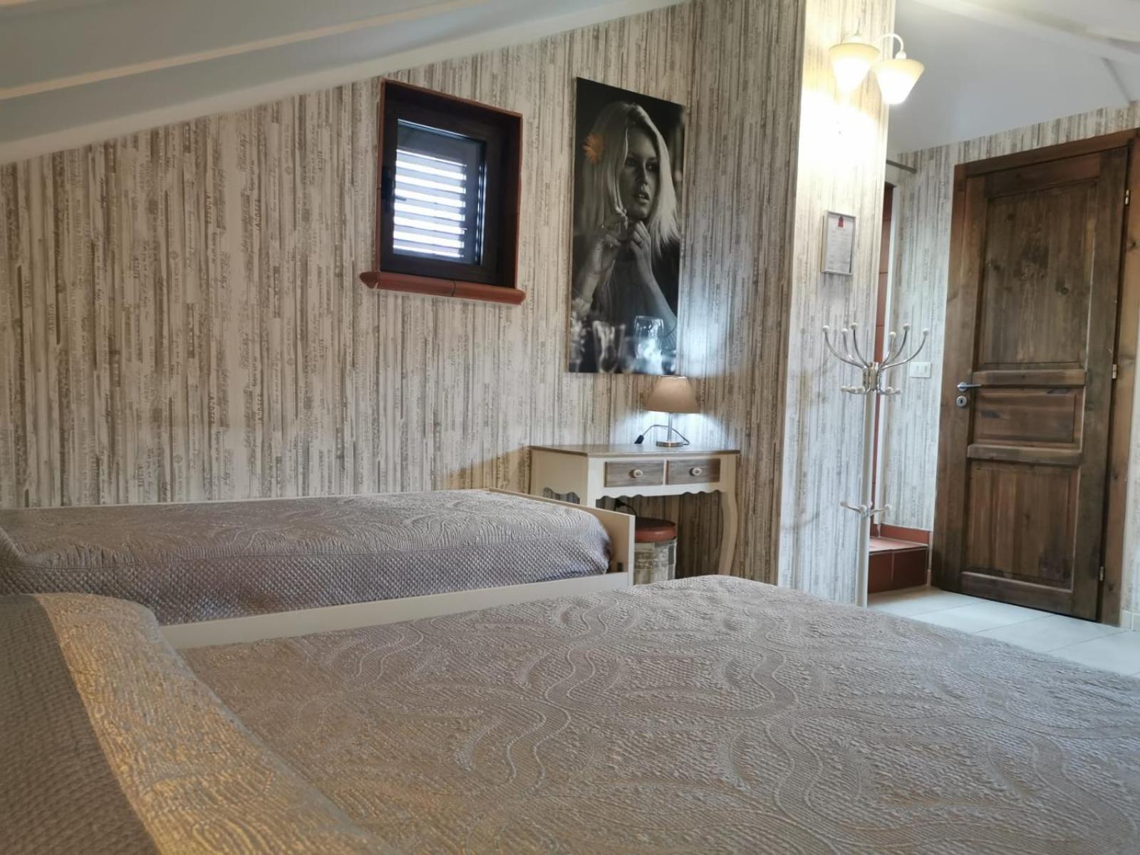 Triple Room with Terrace - Photo 9