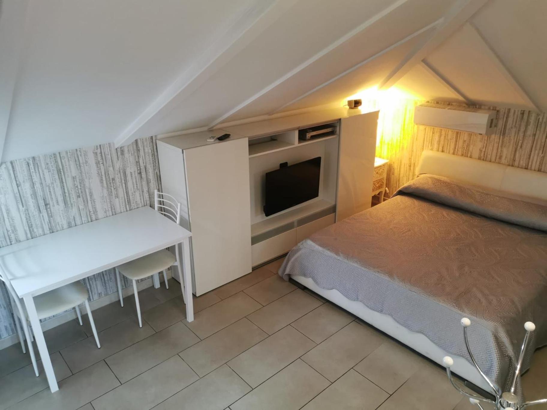 Triple Room with Terrace - Photo 1