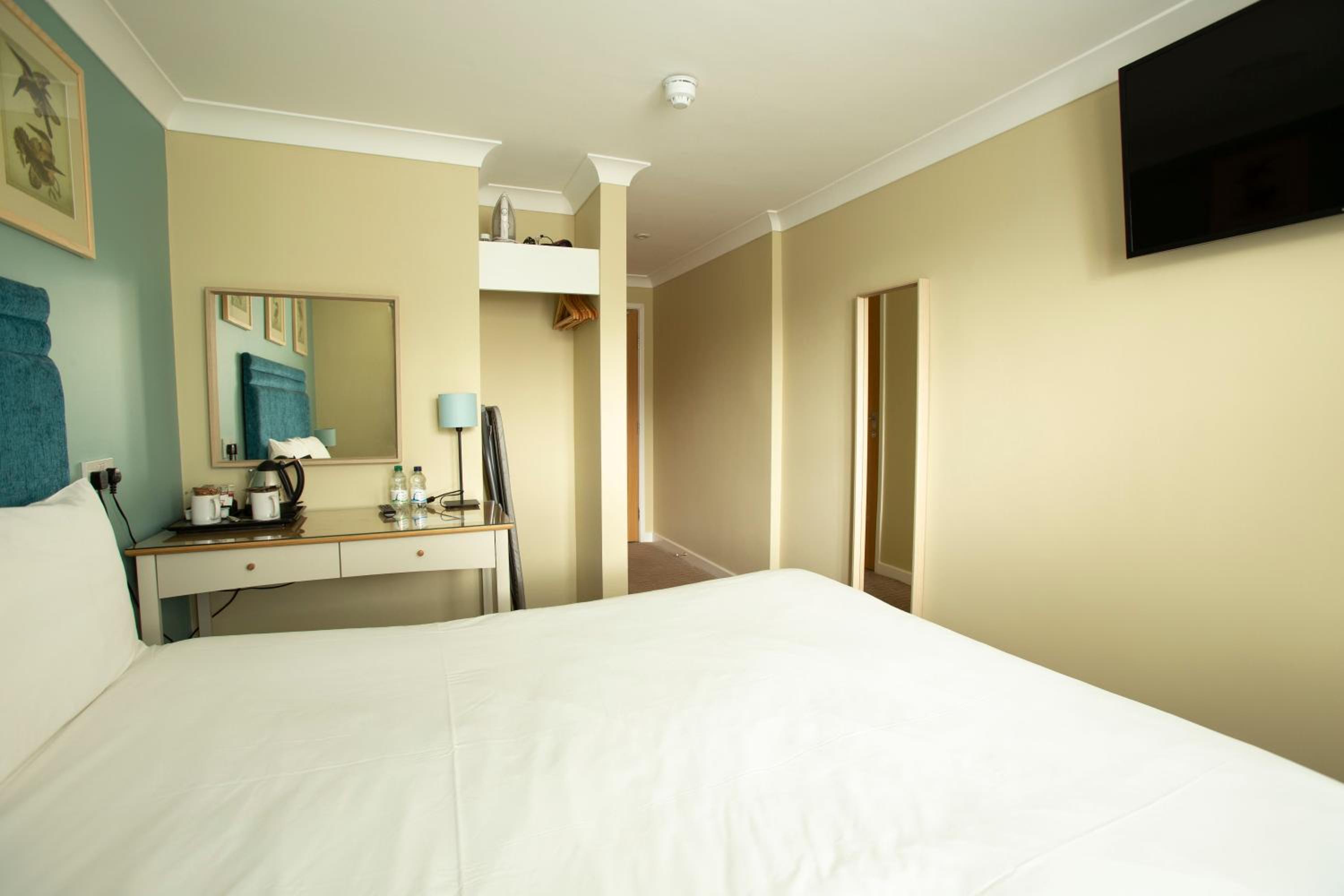 Riverside King Room - Photo 7