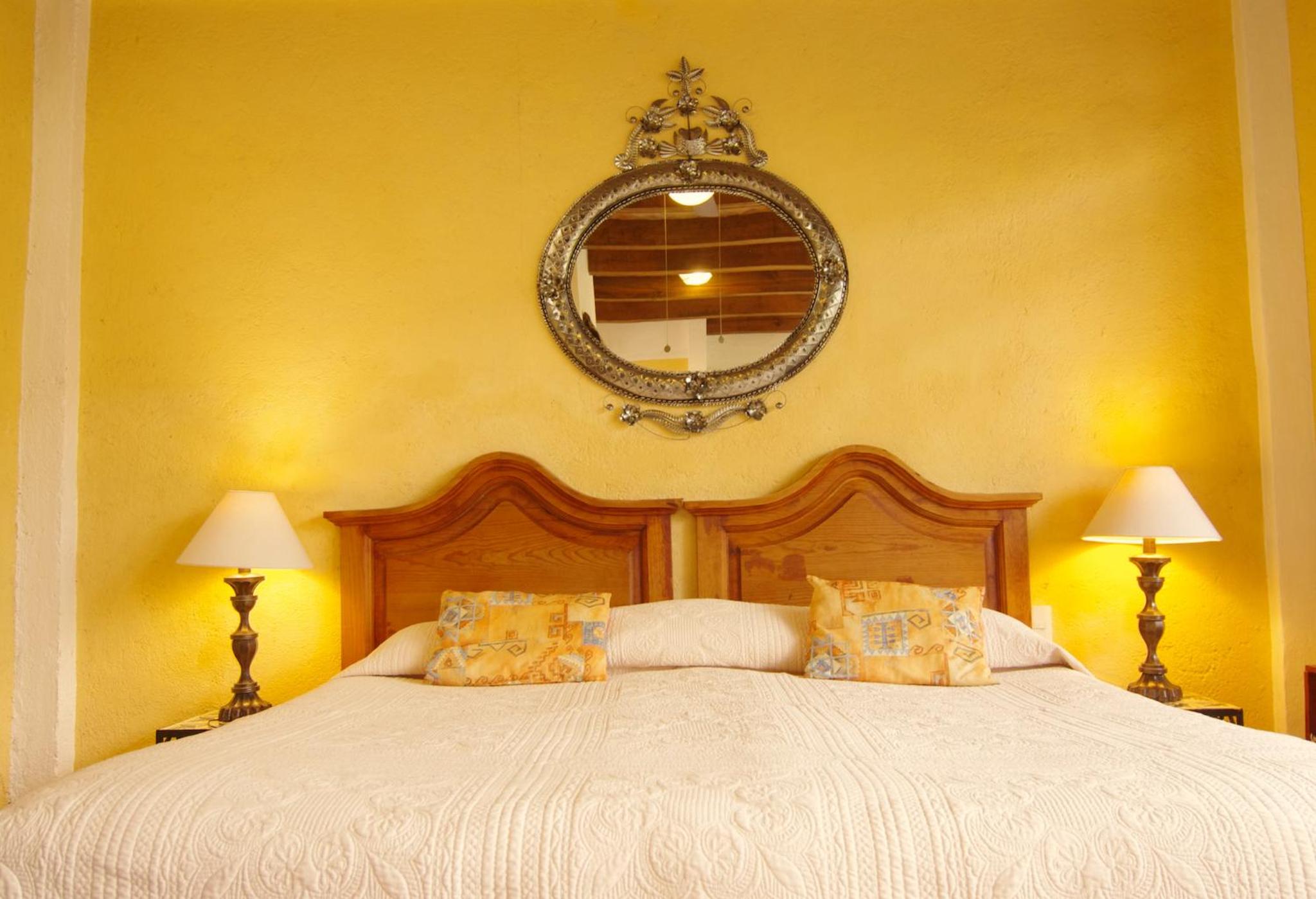 Deluxe King Room - Photo 5