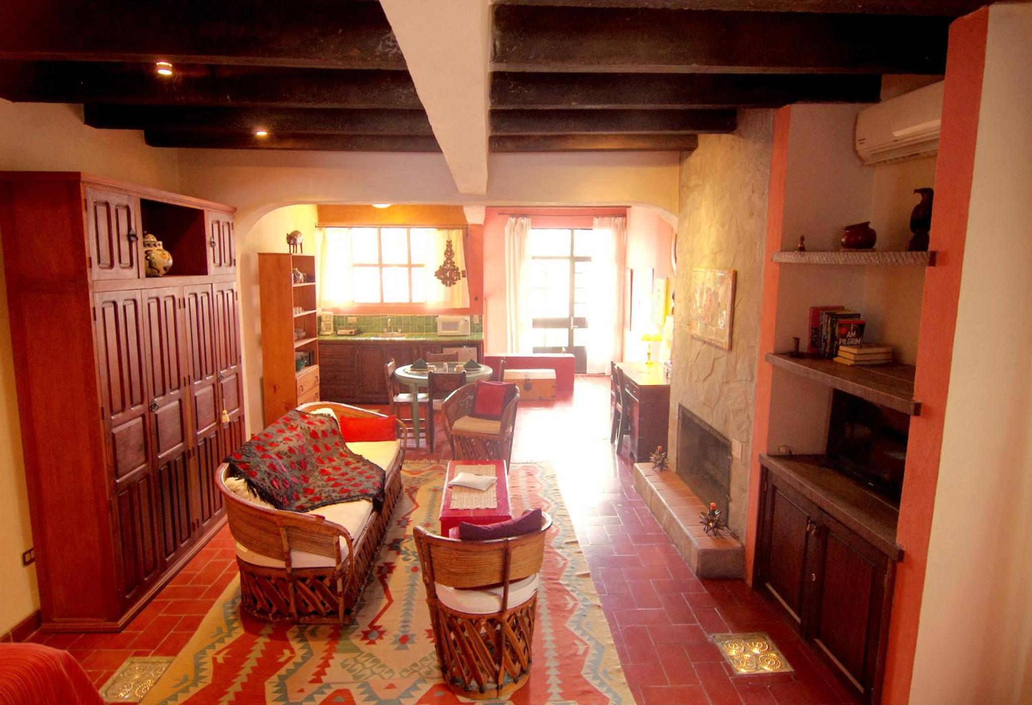 Quadruple Room with Bath - Photo 4
