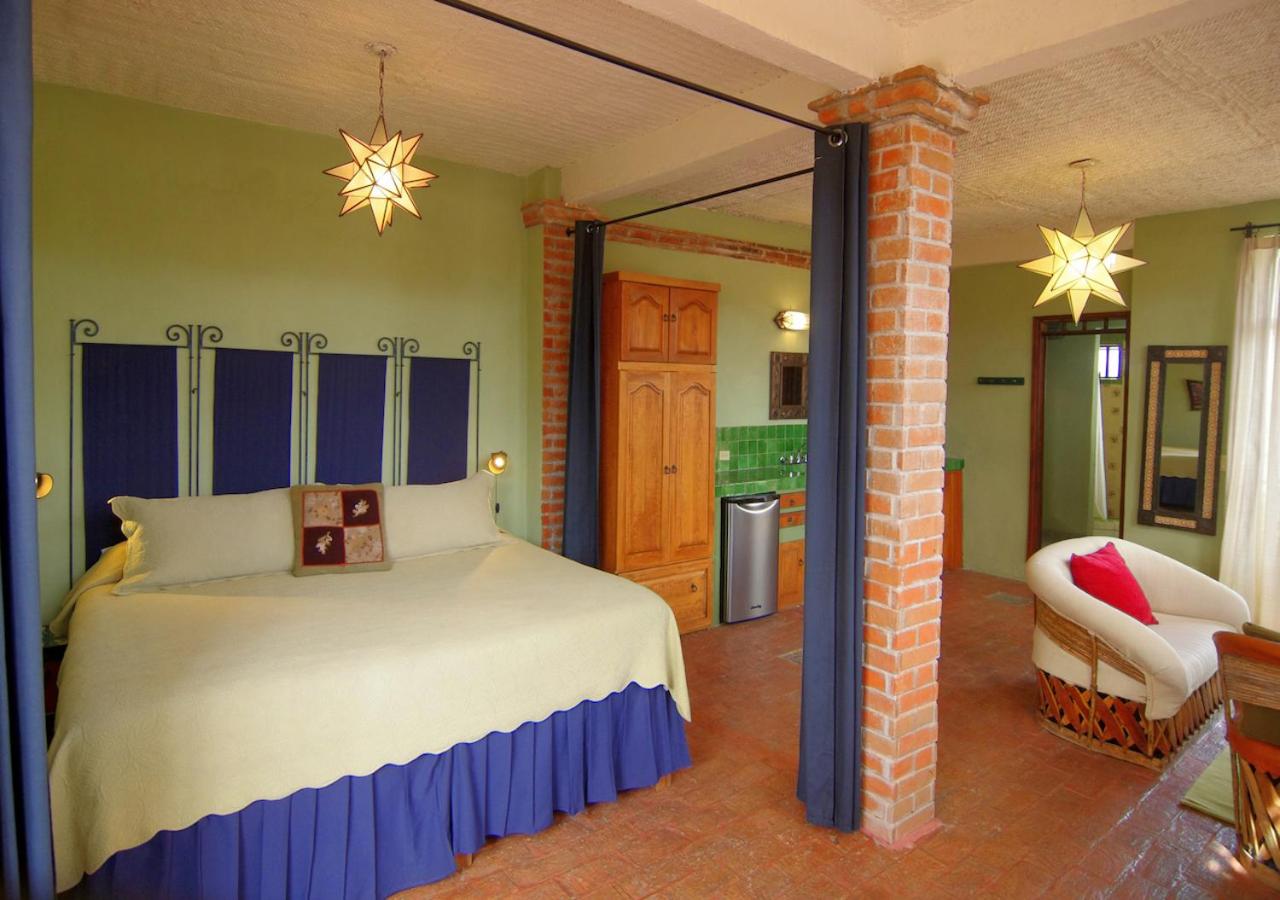 Superior King Room - Photo 4