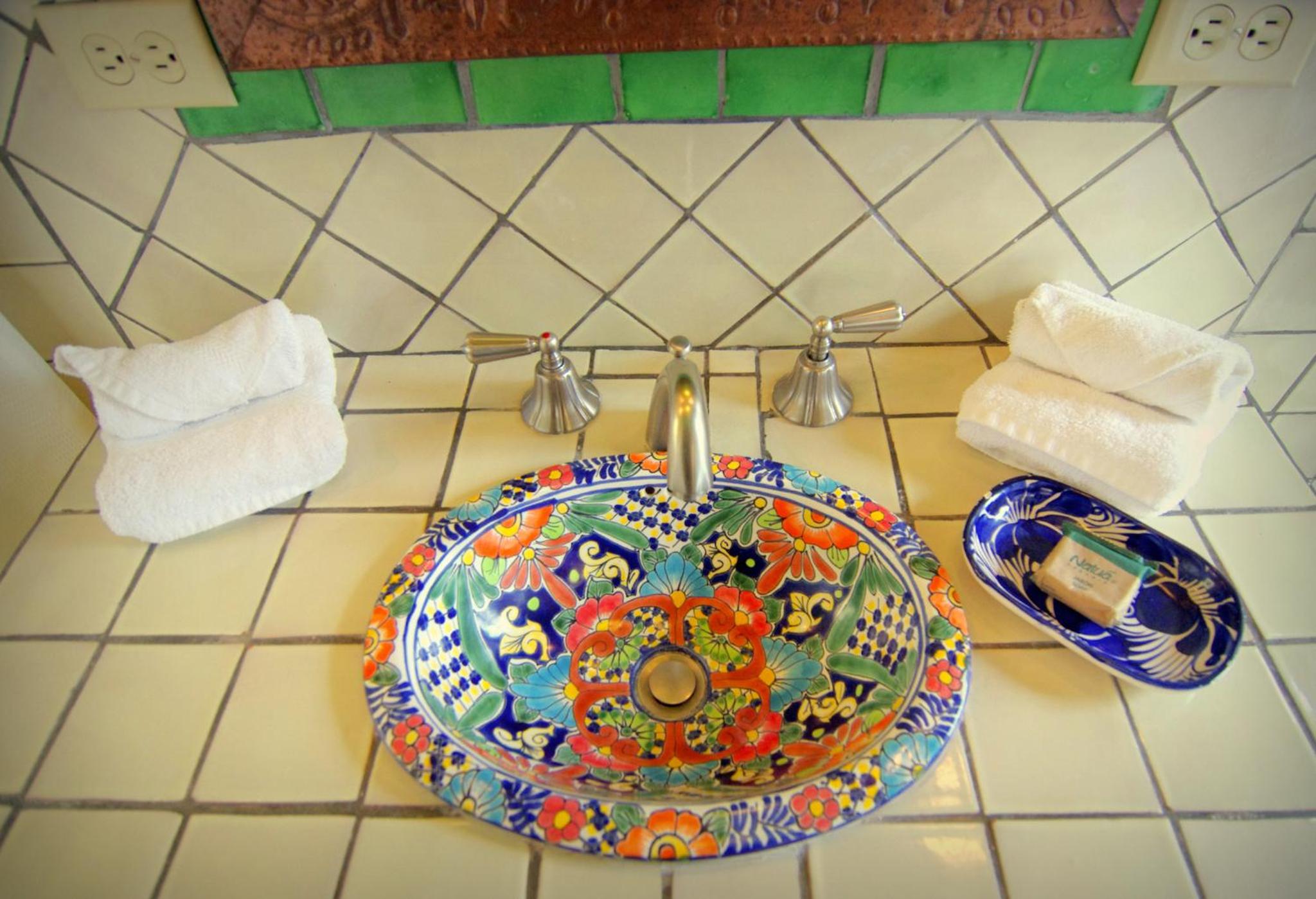 Deluxe King Room photo 3