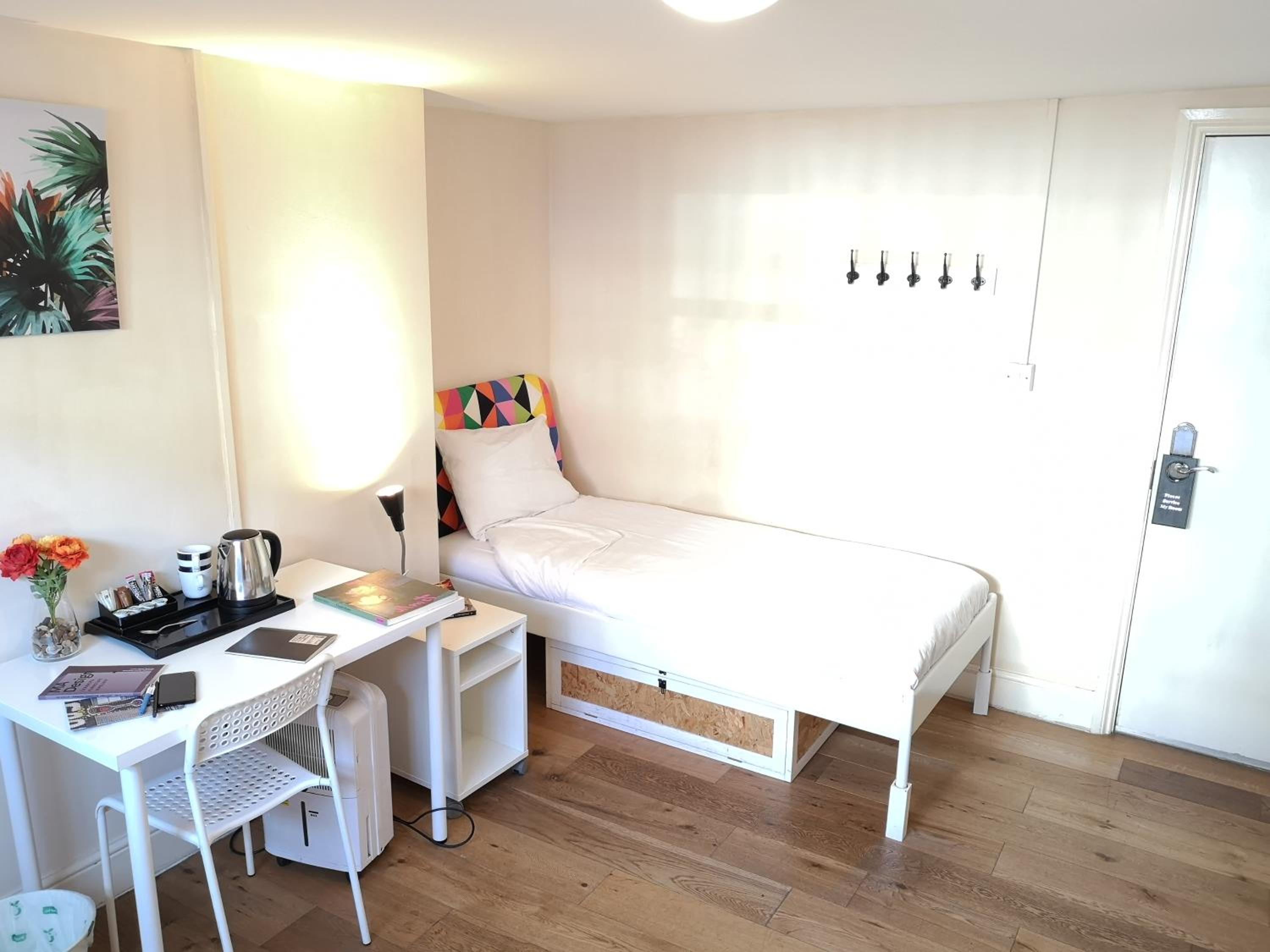 Twin Room with Shared Facilities photo 3
