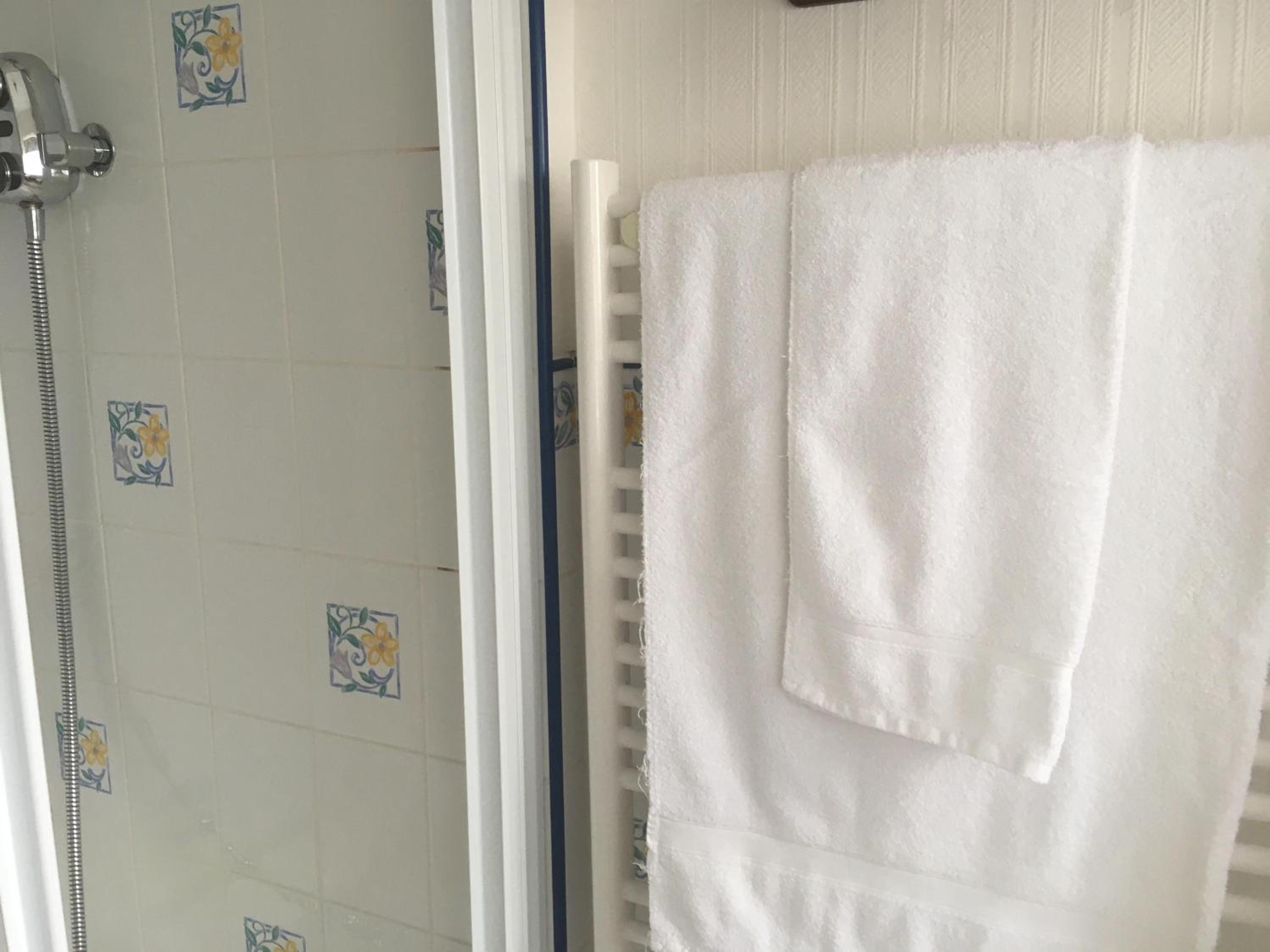Twin Room with Shower photo 3