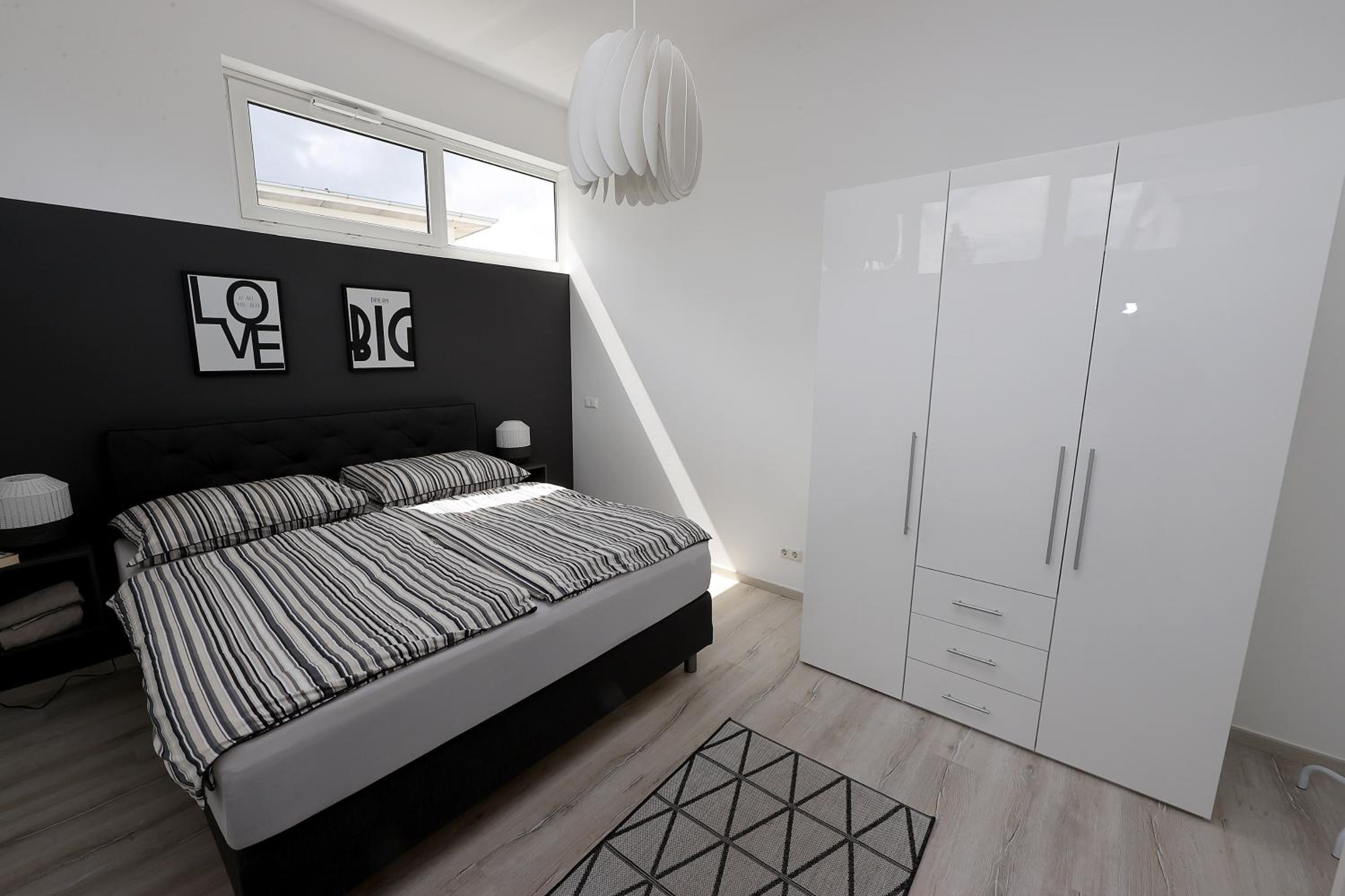 Three-Bedroom Apartment photo 2