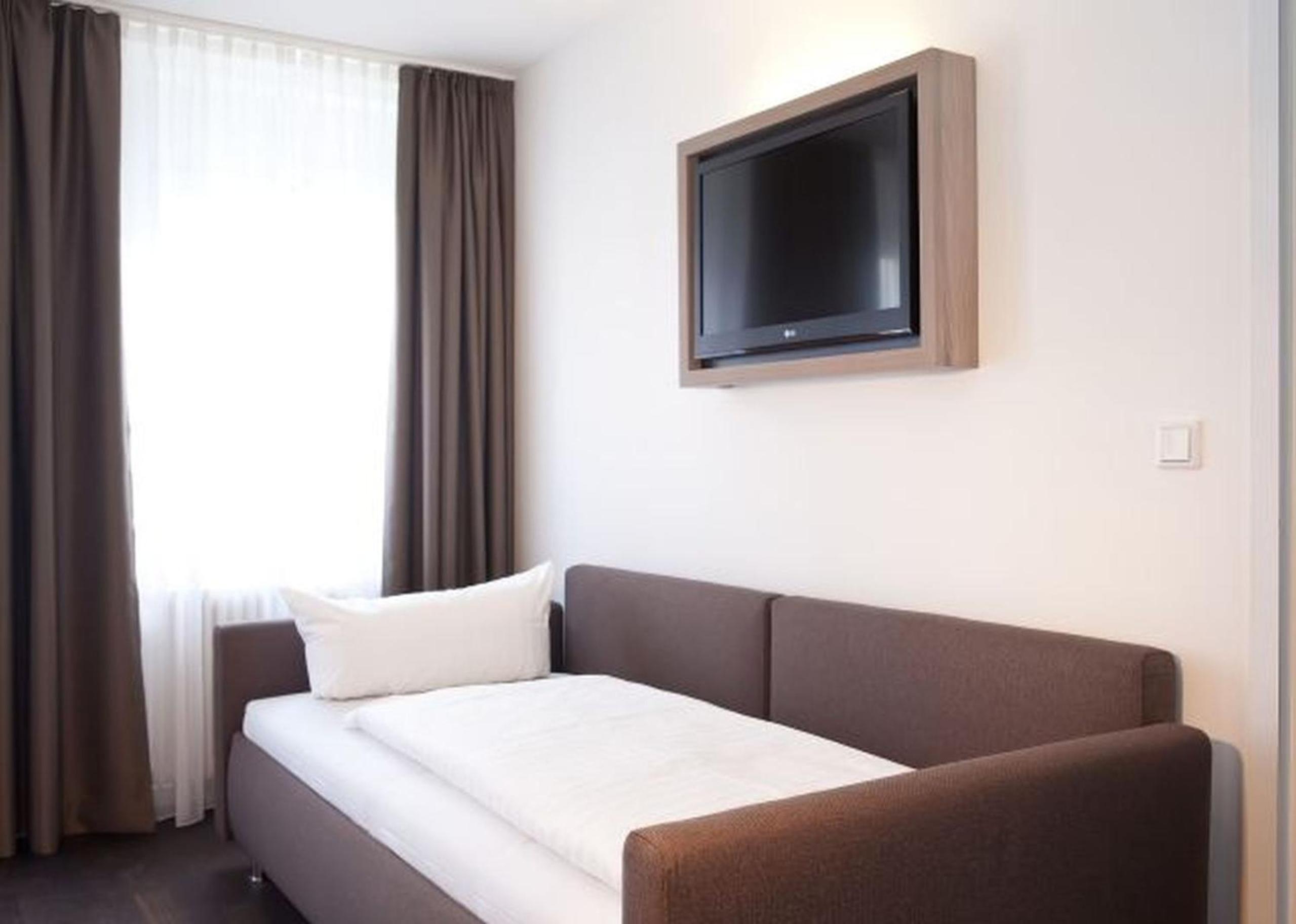 Triple Room - Photo 24