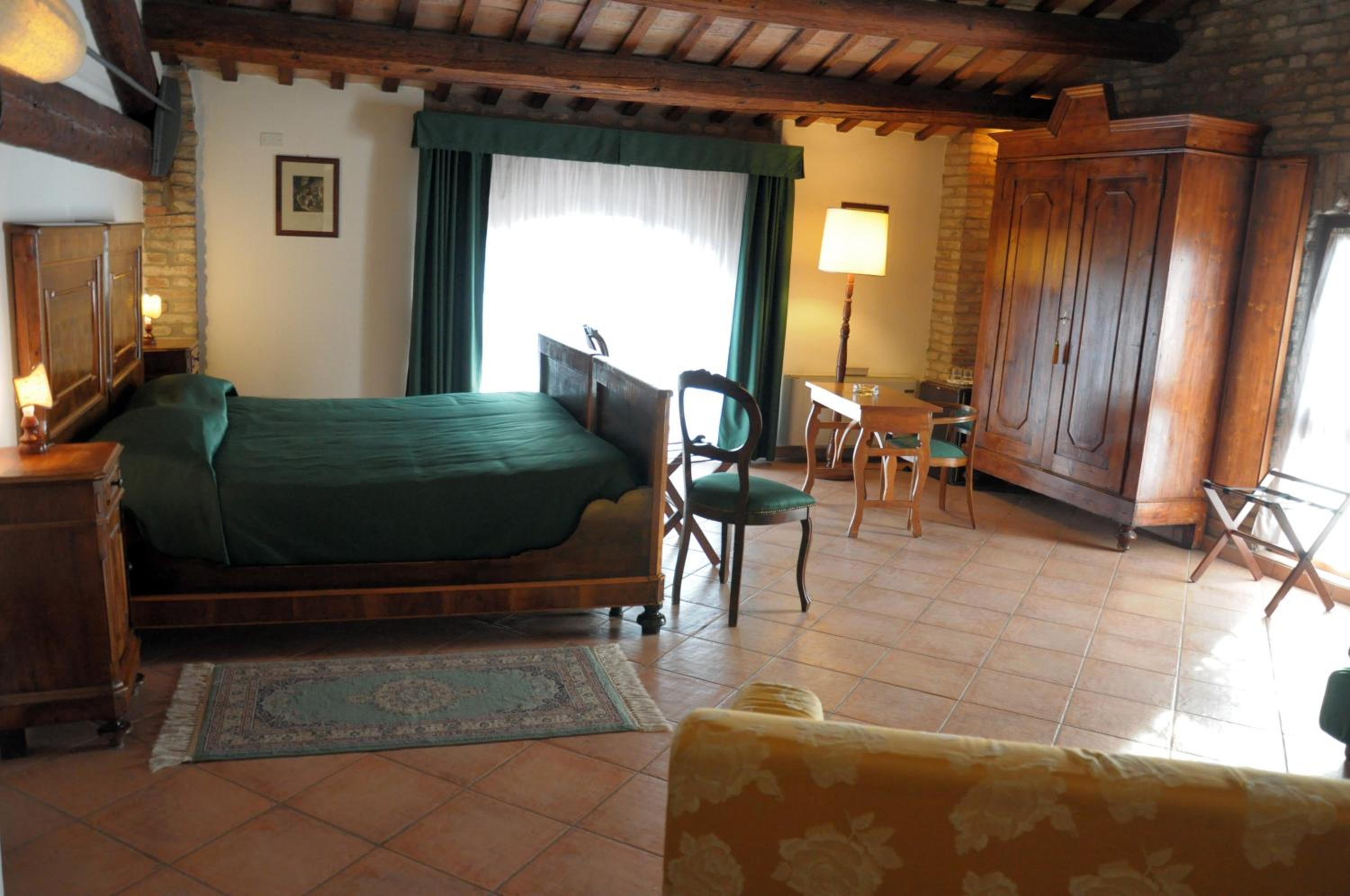 Deluxe Suite - Photo 5