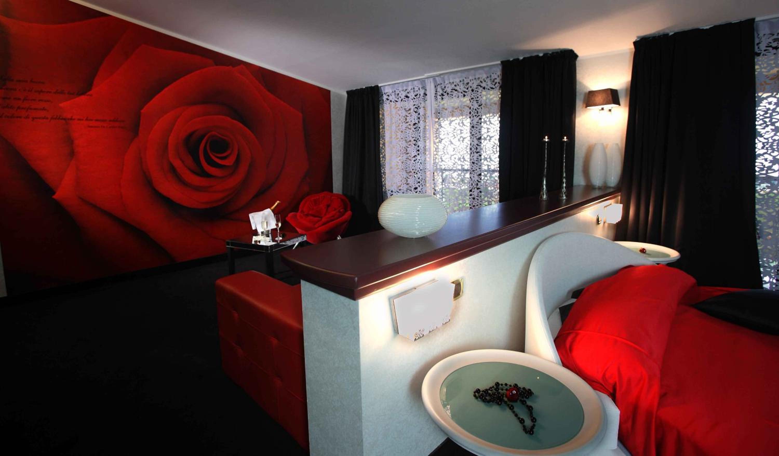 Queen Suite with Spa Bath - Photo 5