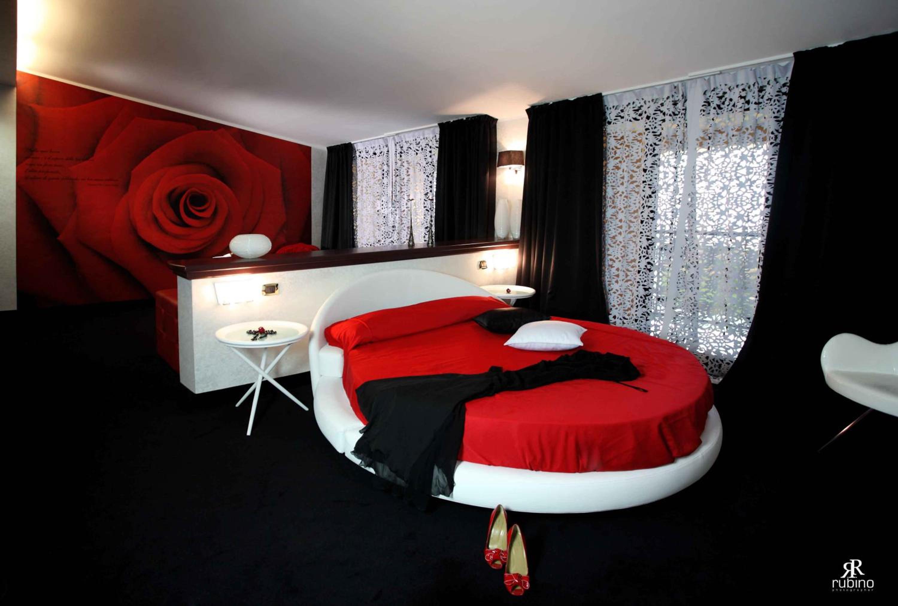 Queen Suite with Spa Bath - Photo 8