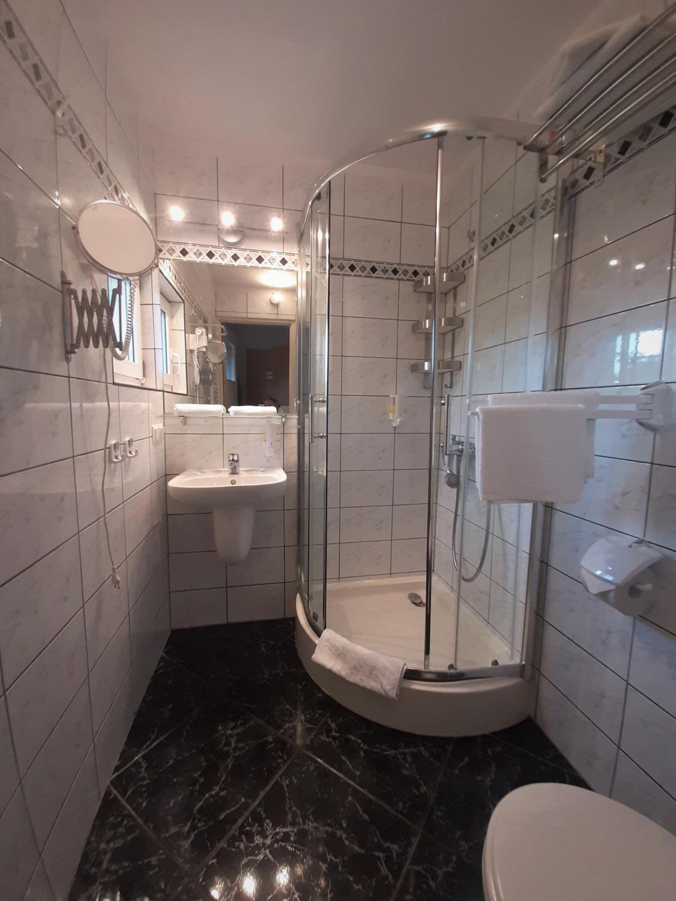 One-Bedroom Apartment (2 - 3 Adults) photo 2