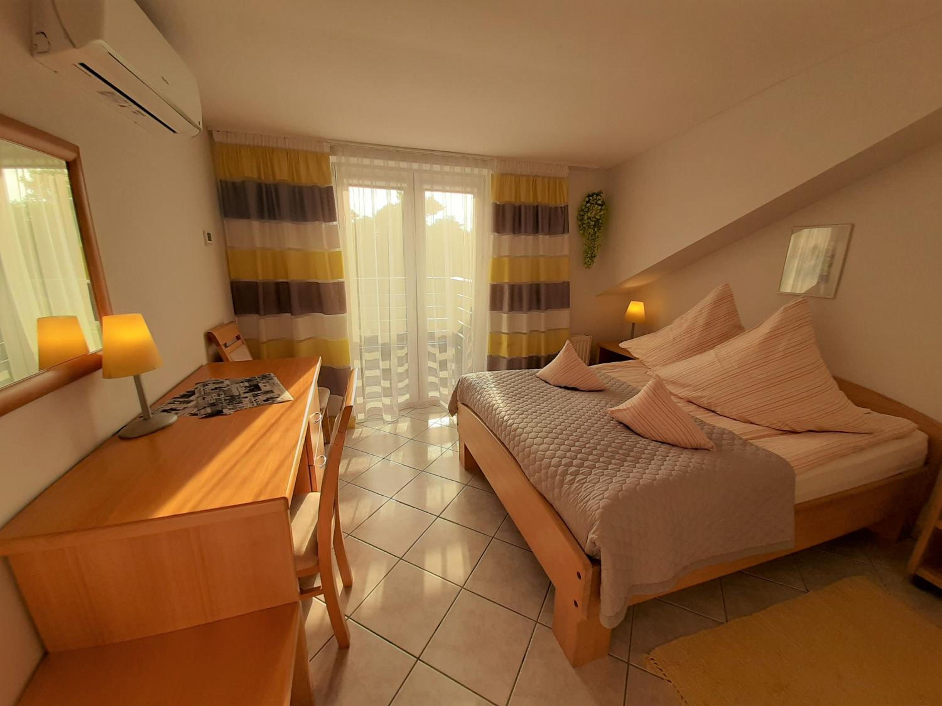 Double or Twin Room photo 1