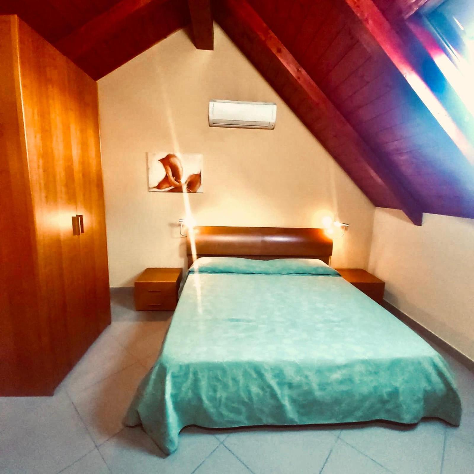 Large Double or Twin Room - Photo 1