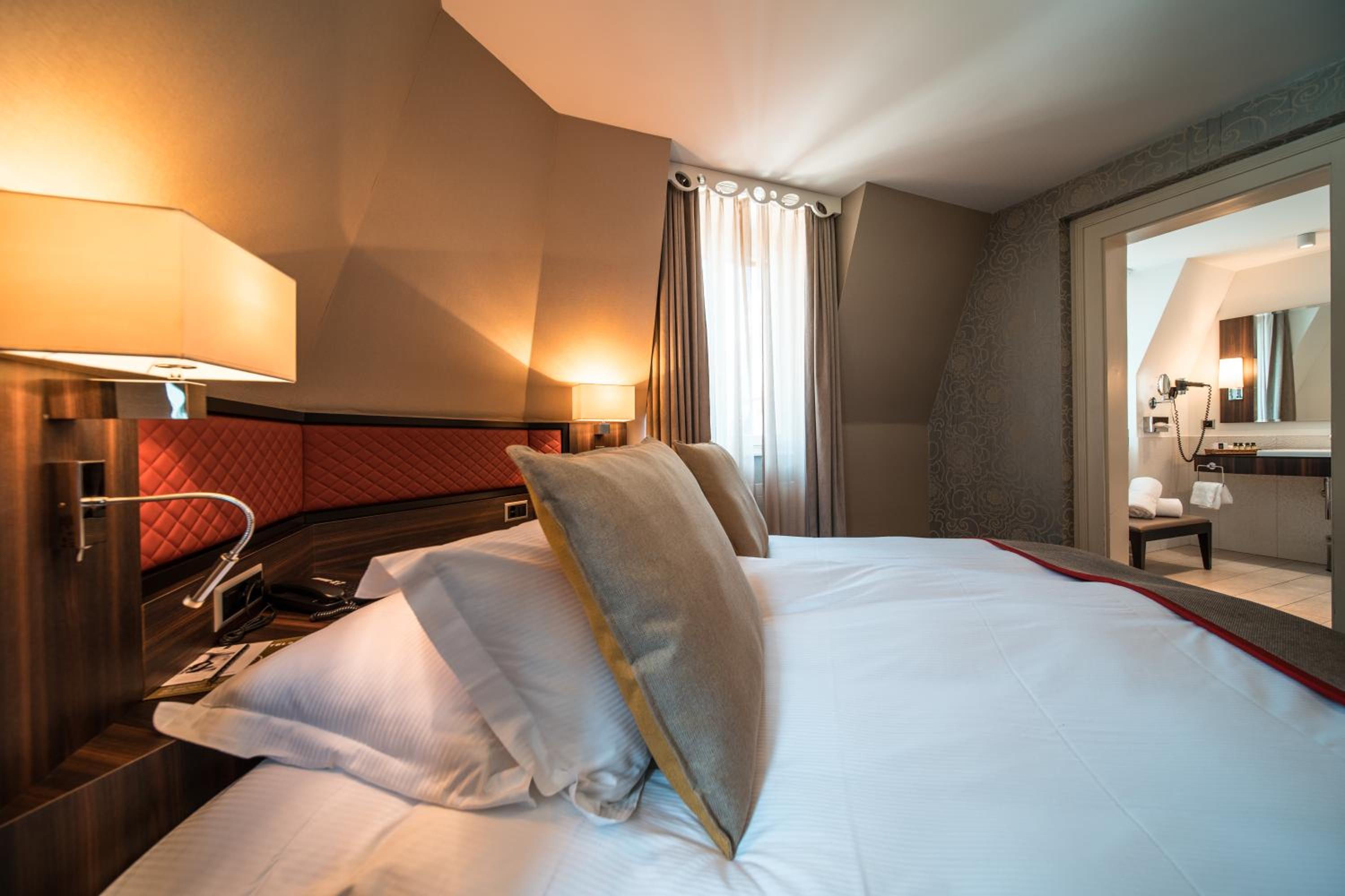 Royal Classic Room