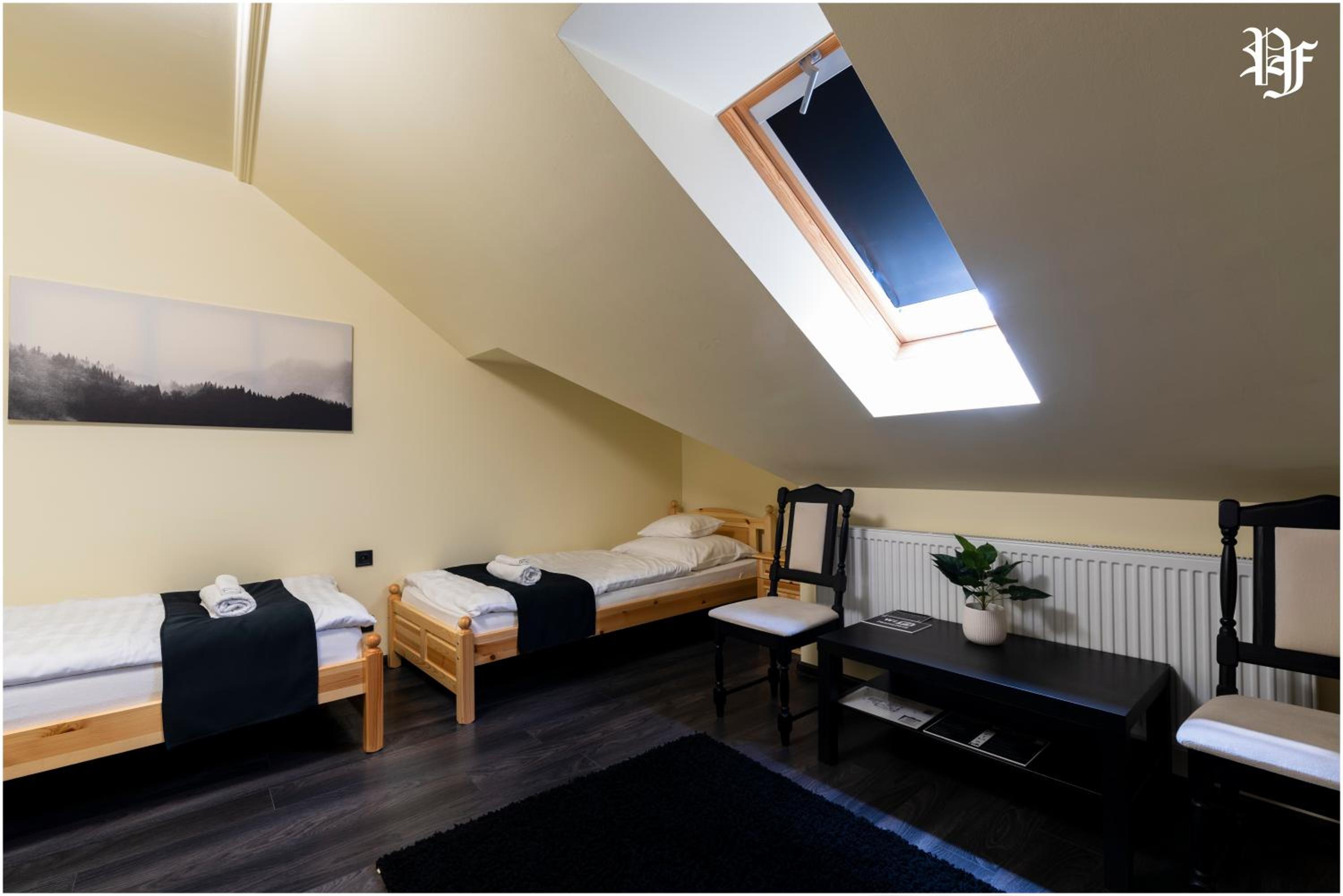 Standard Twin Room photo 2