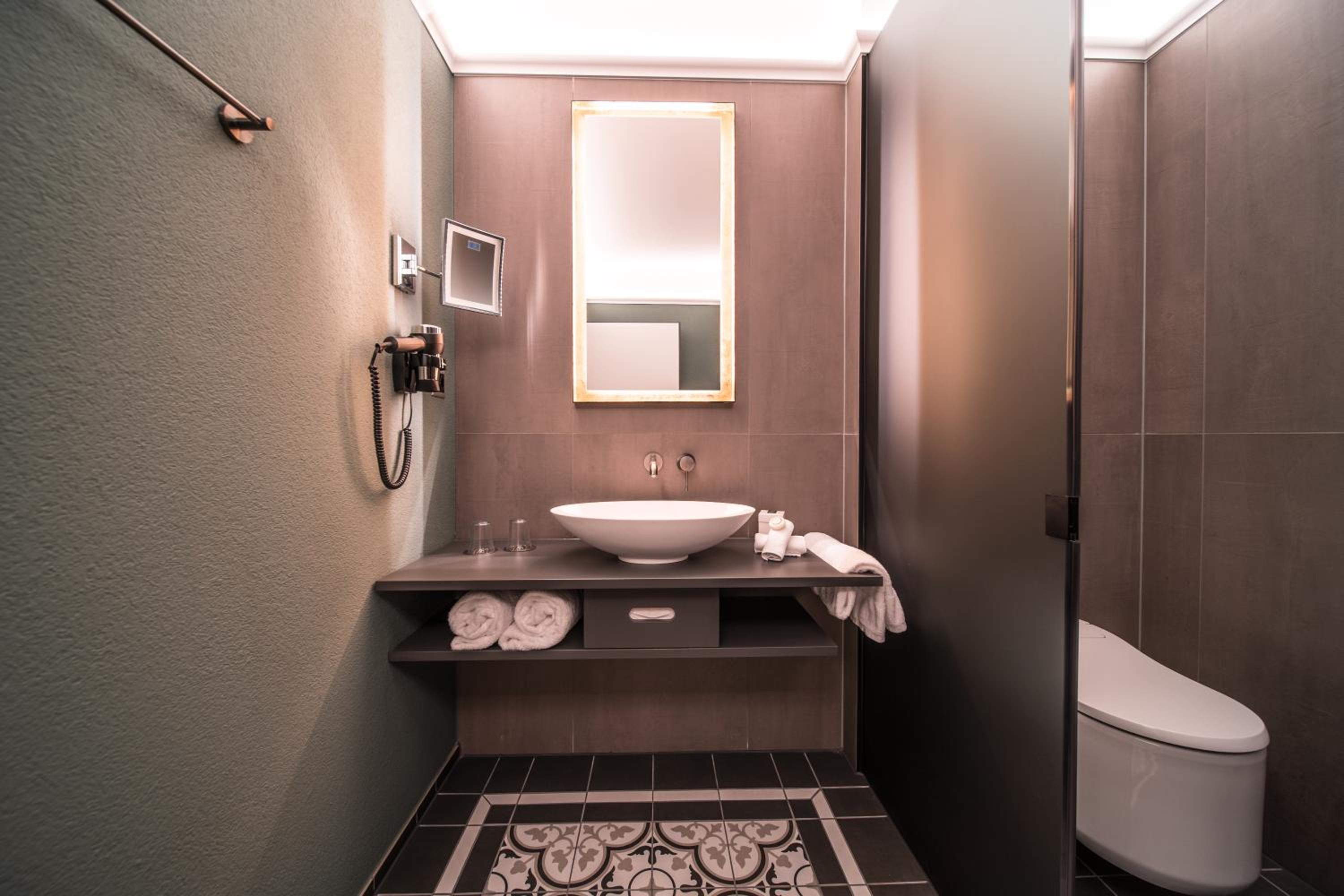 Premium Room thumbnail 5