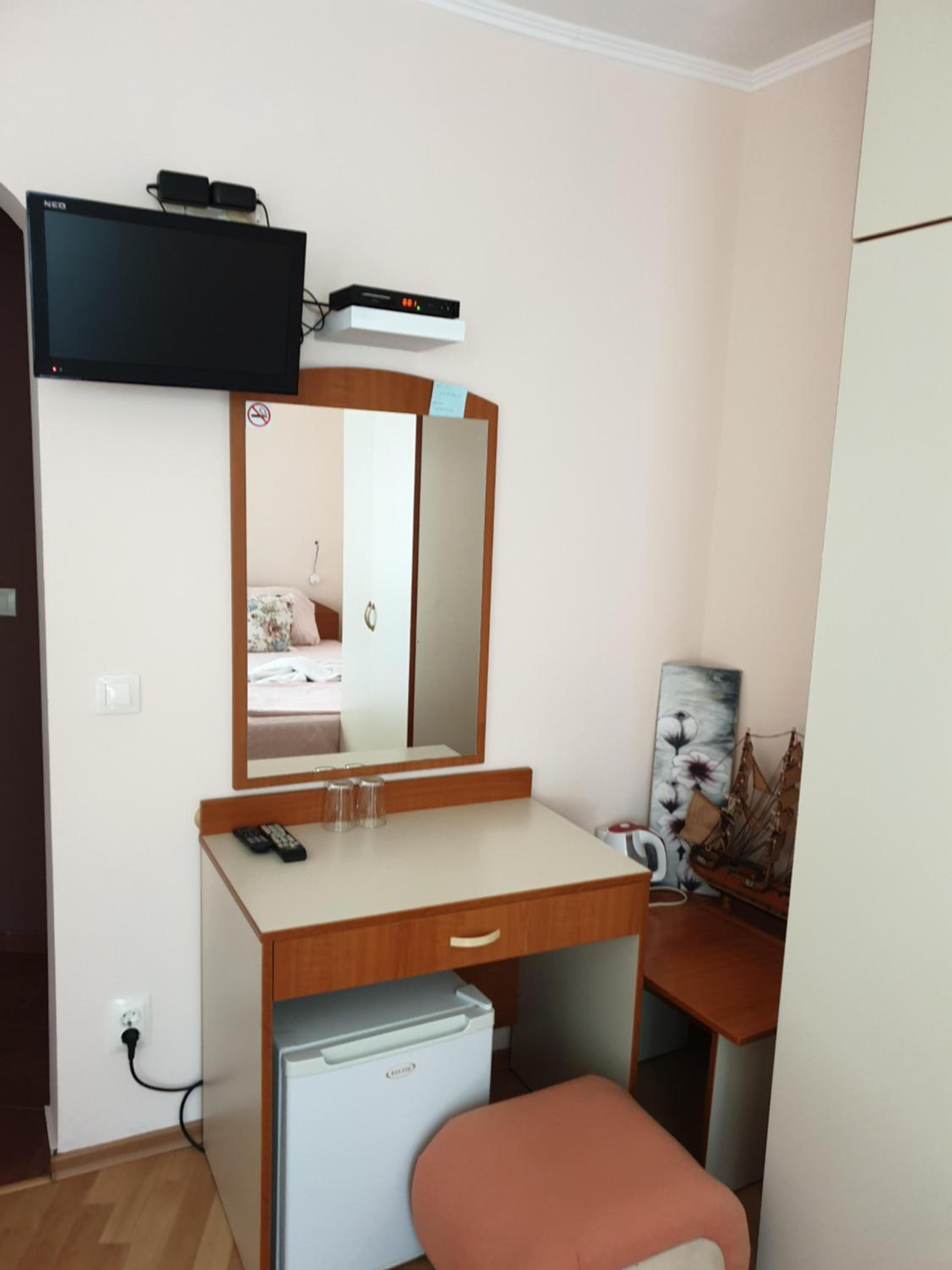 Double or Twin Room photo 3
