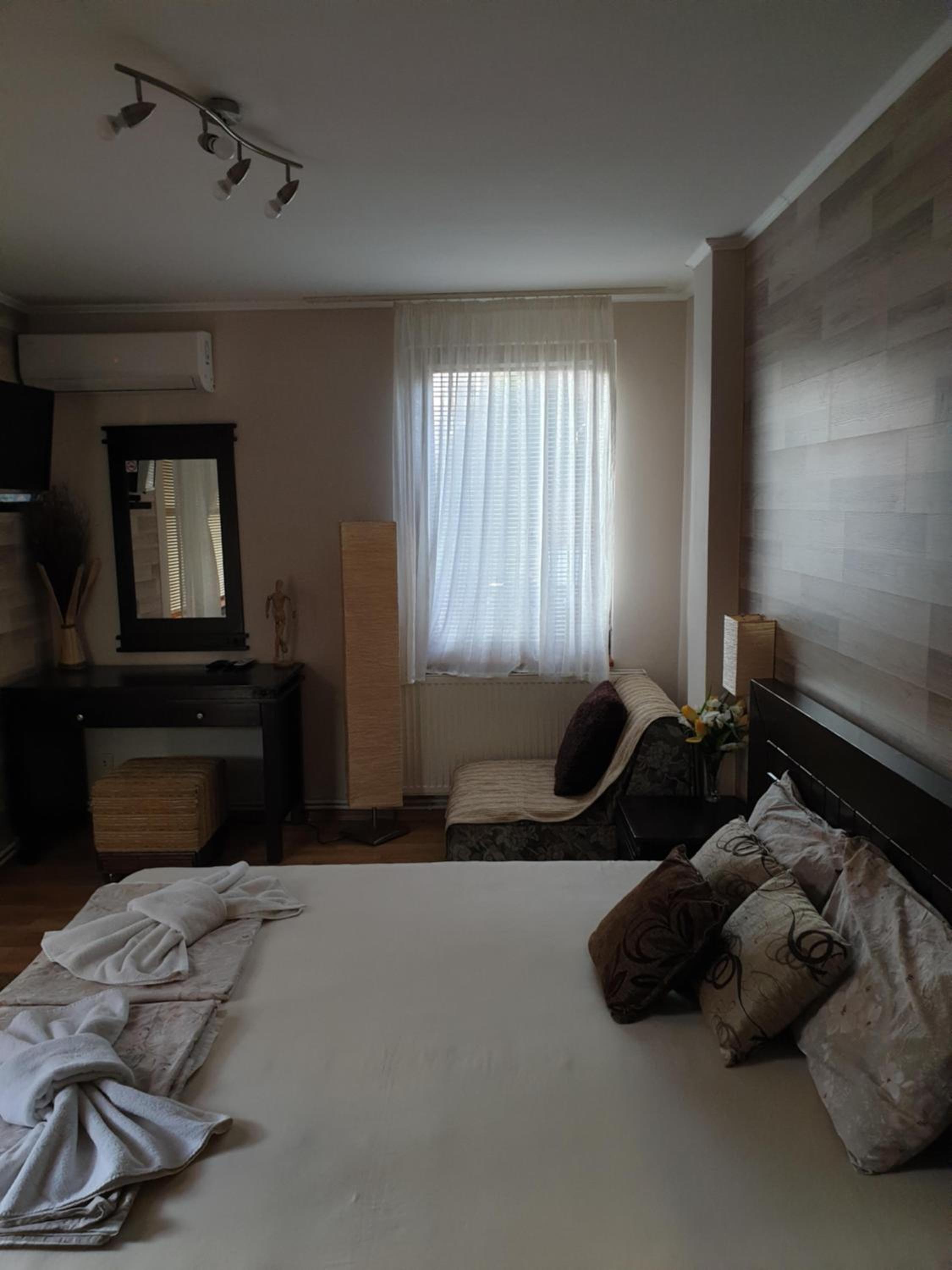 Family Room with Balcony photo 3
