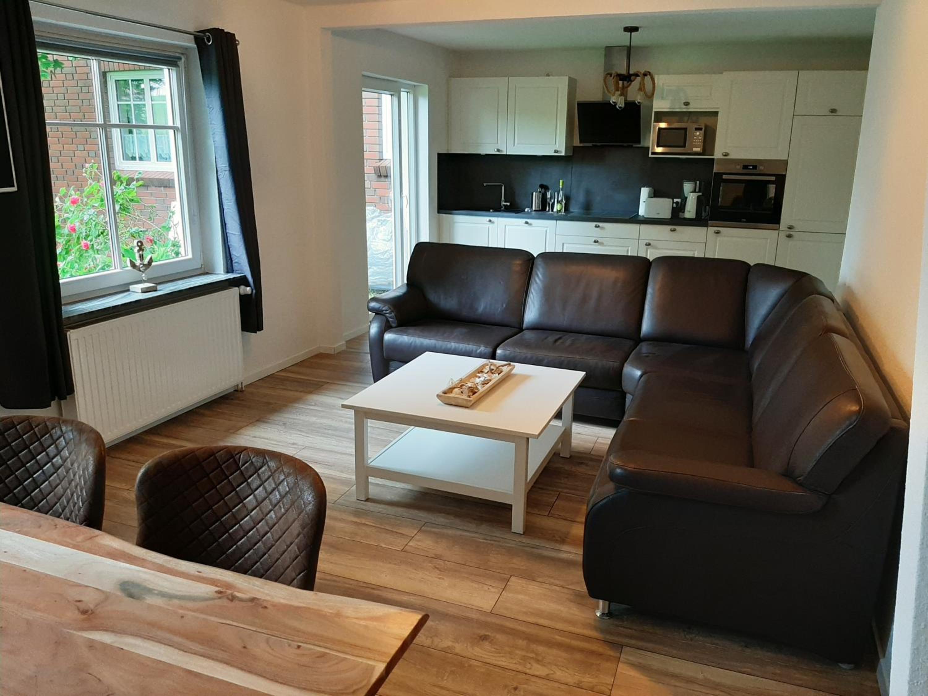 Three-Bedroom Apartment photo 1
