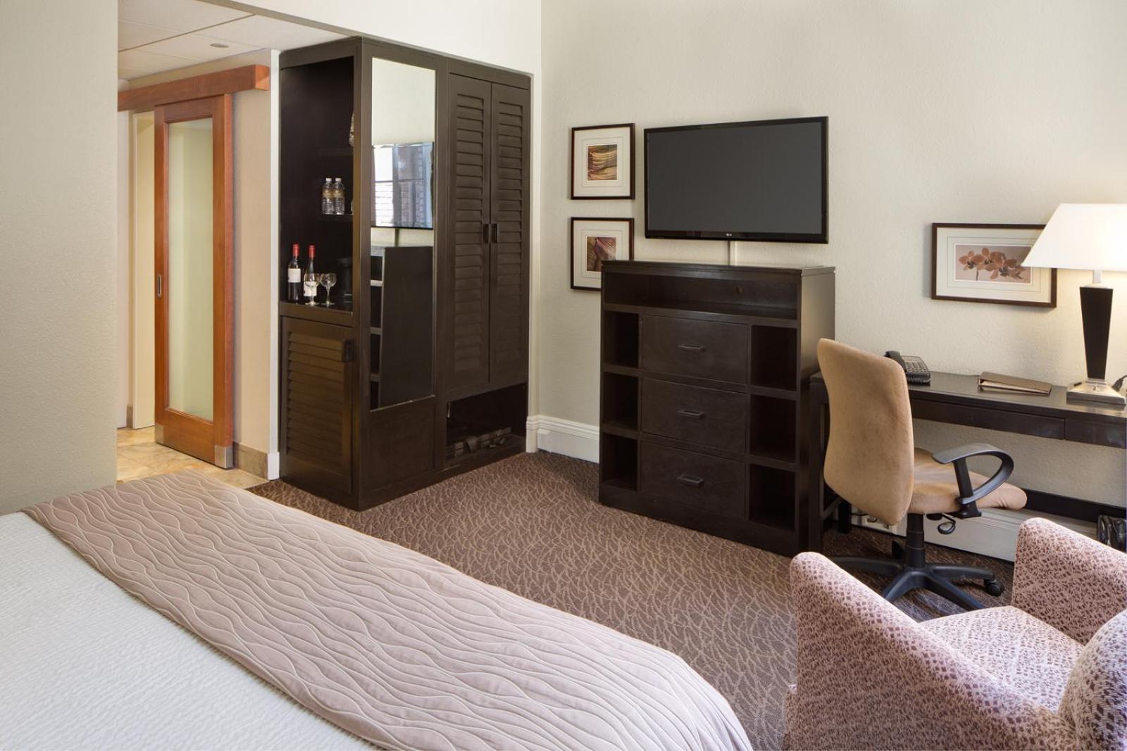 One King Bed - Photo 1