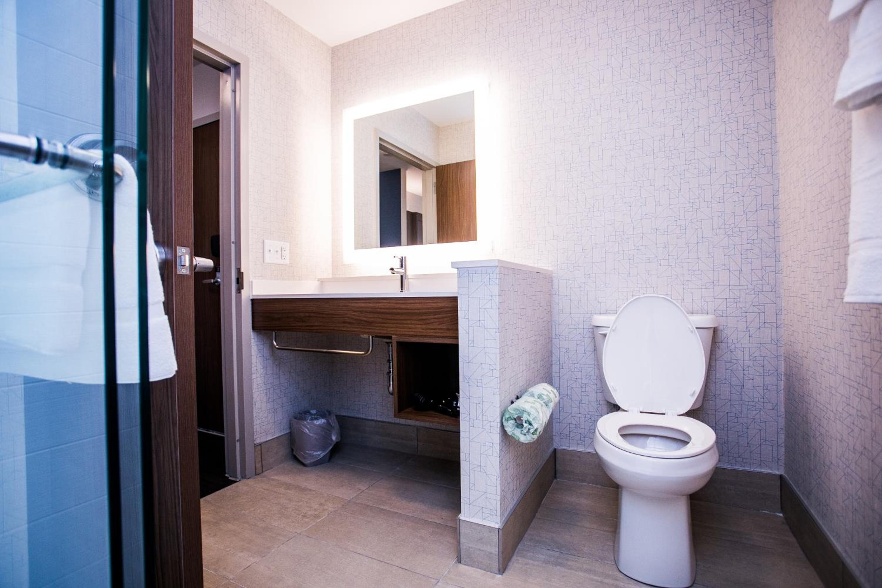 Standard King Room - Photo 4