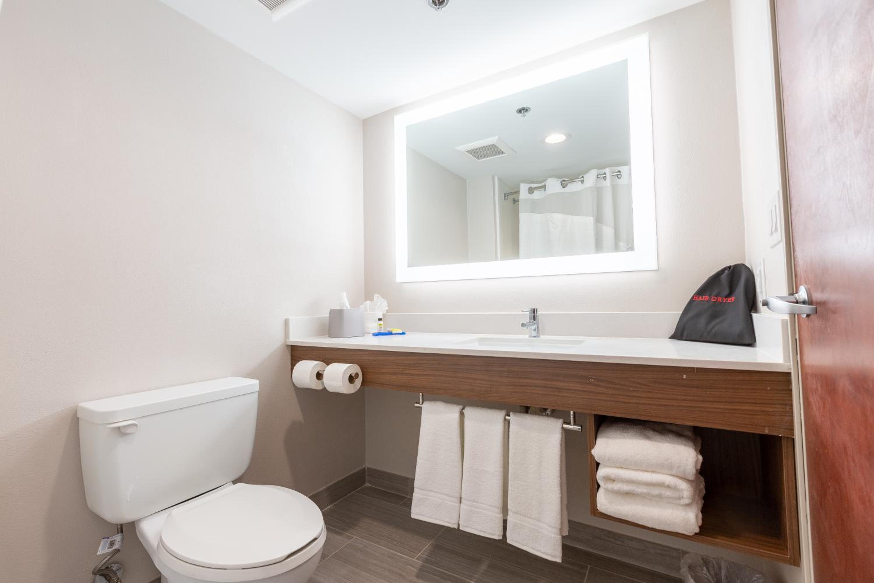 Standard King Room - Photo 4