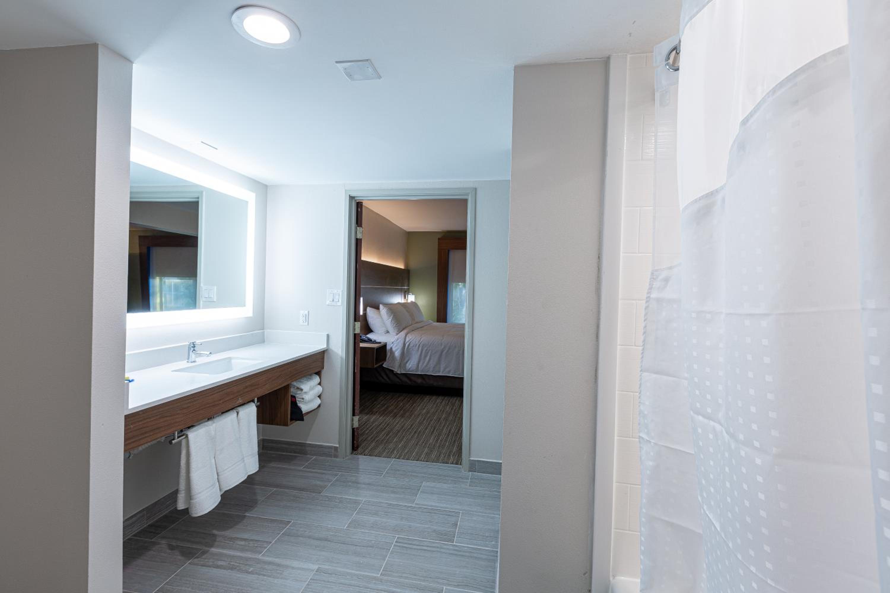 King Suite - Photo 3