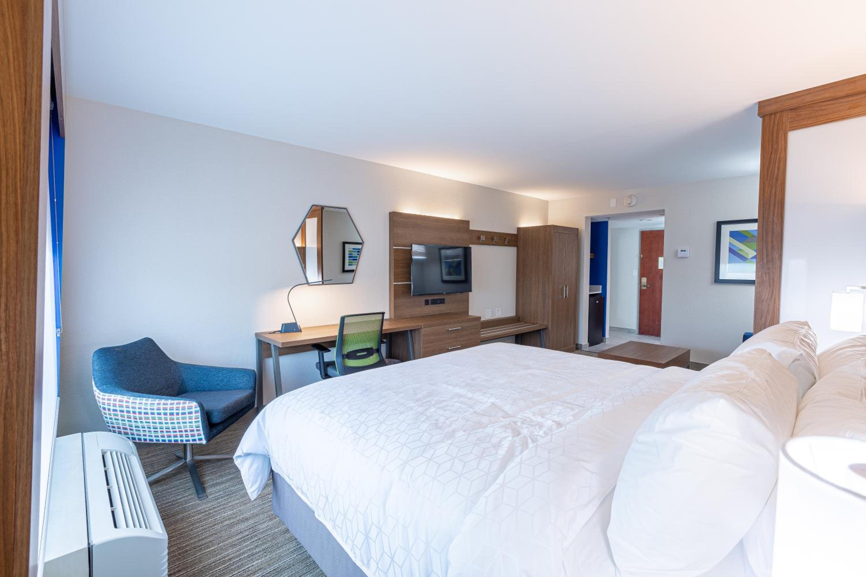 Standard King Room - Photo 2