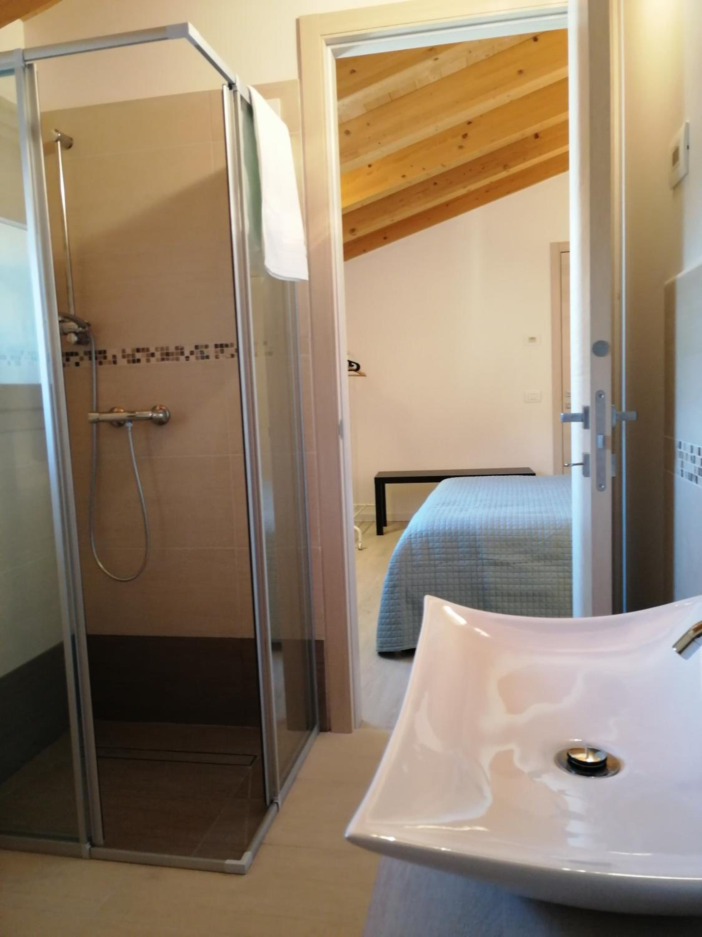 Deluxe Double Room (2 Adults + 1 Child) photo 2